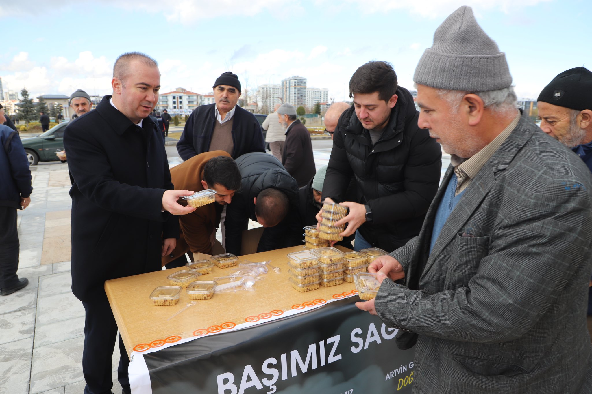 Gençlere Bir Destekte Başkan Uluçay'dan Geldi