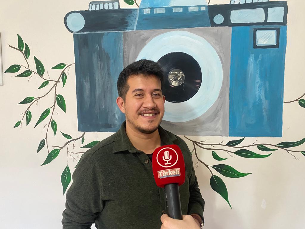 "AFYON'UN YEMEKLERİ BURDA KALMAMA SEBEP OLDU"