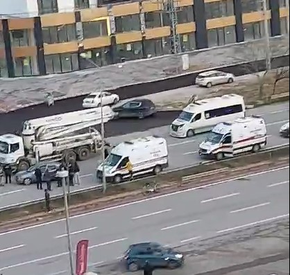 Afyonkarahisar'da Trafik Kazası: 14 Yaşındaki Kız Çocuğu Ağır Yaralı