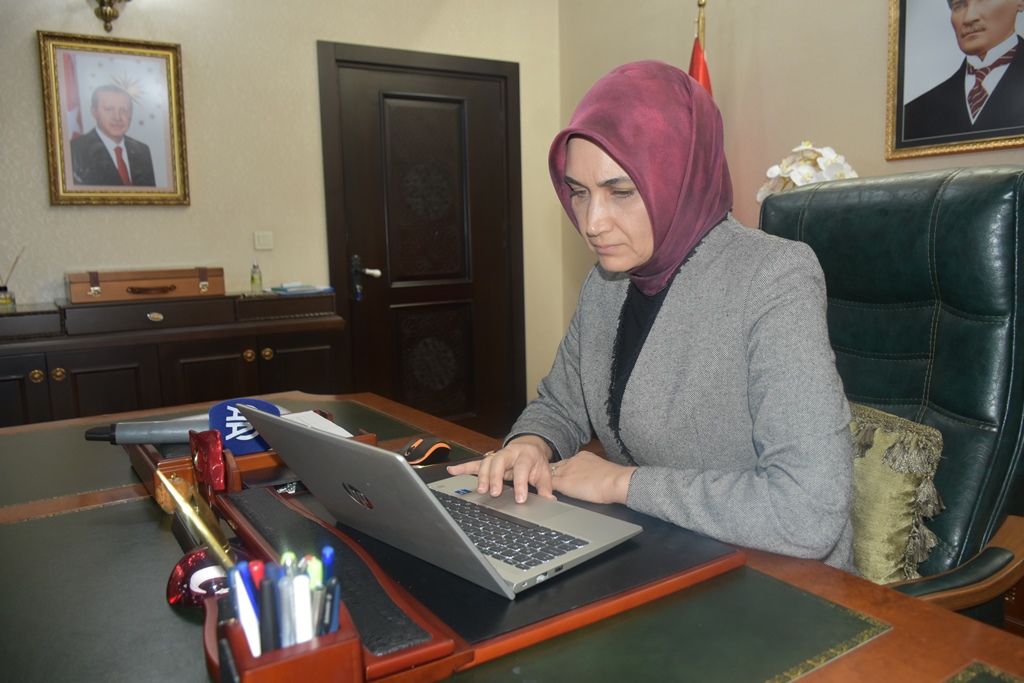 VALİ YİĞİTBAŞI, AA'NIN "YILIN KARELERİ" OYLAMASINA KATILDI