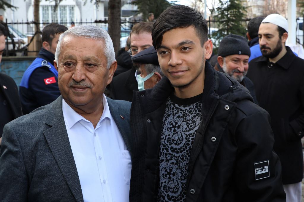 ZEYBEK CUMHURİYET MAHALLESİ’Nİ ZİYARET ETTİ