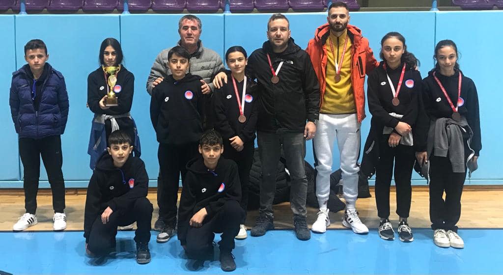 ÇOBANLAR İLÇESİ GÖYNÜK KÖYÜ ORTAOKULU YILDIZ KIZLAR DART TAKIMI İLDE 4. OLARAK MADALYA ALDI
