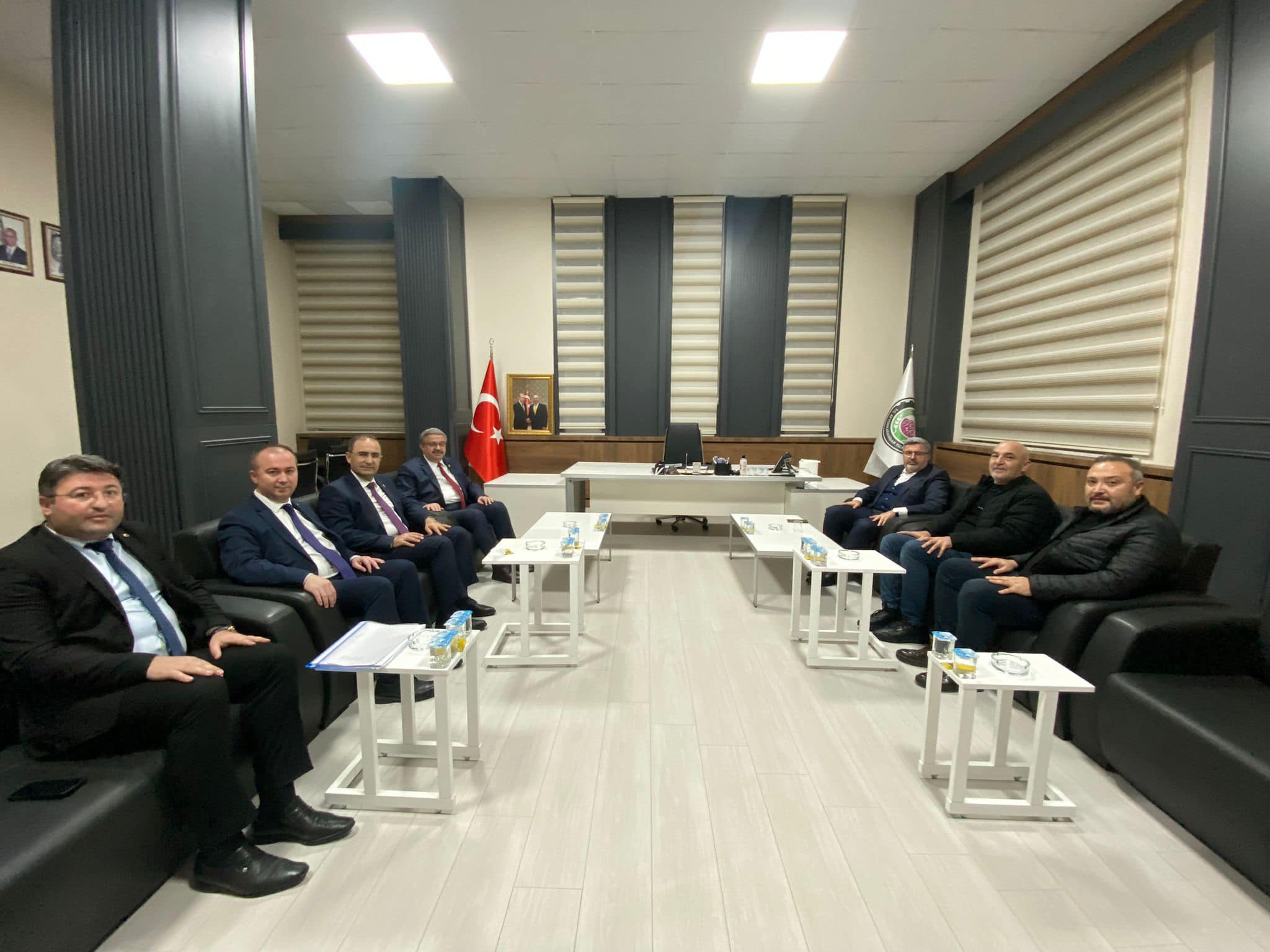 AK Partili Vekillerden  Afyonkarahisar Ticaret Borsası'nda Ziyaret