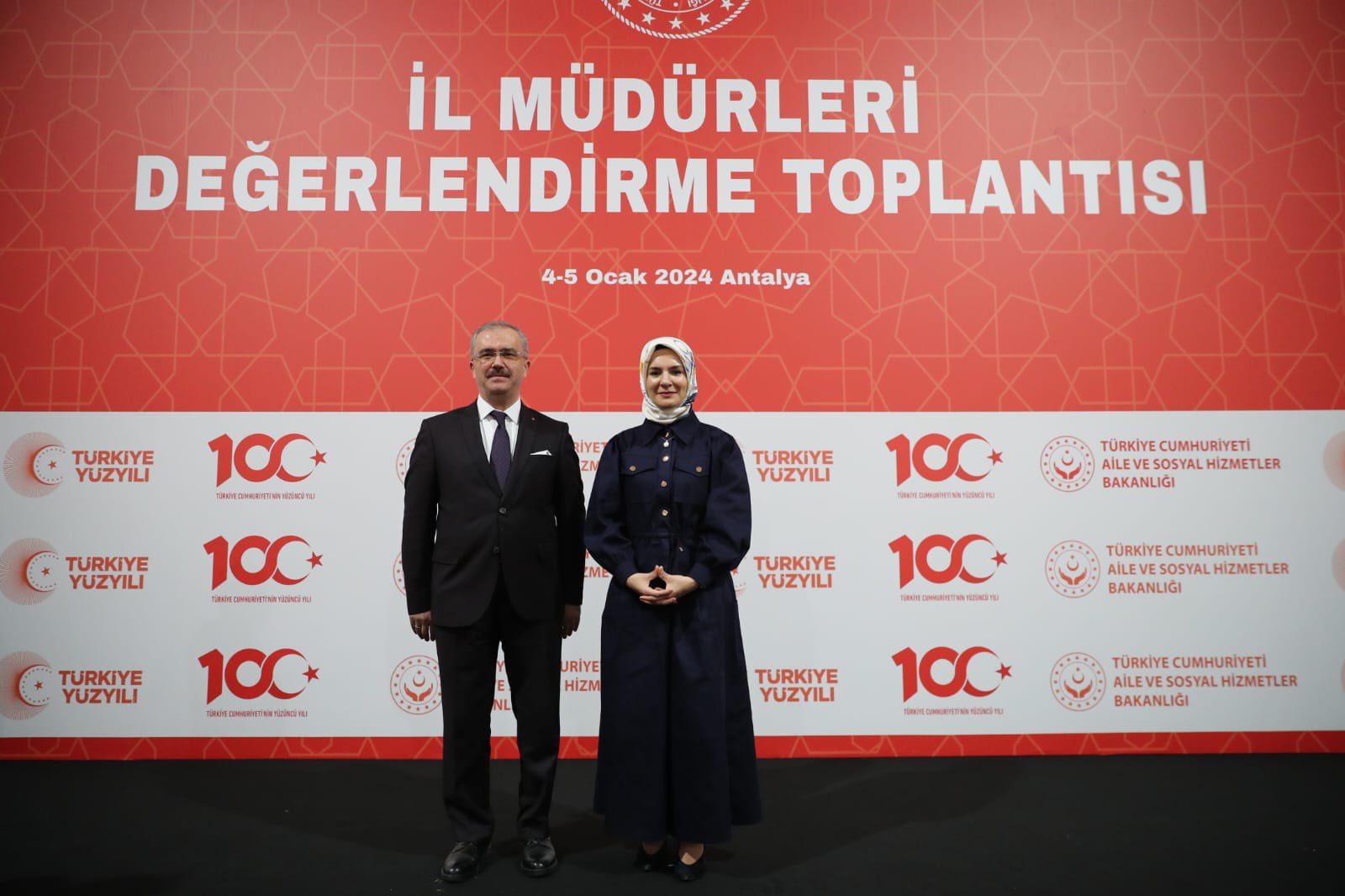 İl Müdürü Erdoğan Antalya'da Bakan Göktaş'la Bir Araya Geldi