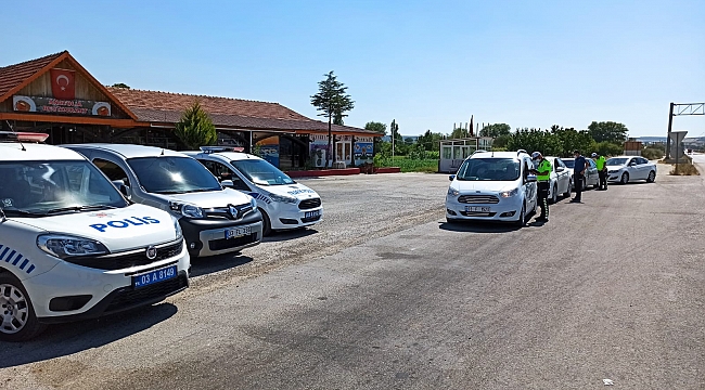 Trafik kontrolüne takılan araçta uyuşturucu yakalandı