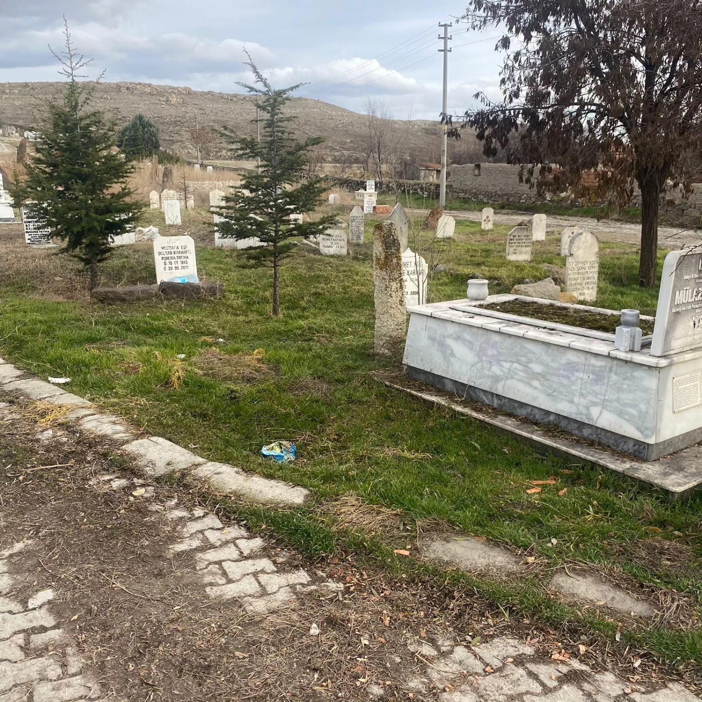 Gebecelerde Ekipler Çalışıyor. Vali Yardımcısı Keklik Çalışmaları Yakından Takip Ediyor