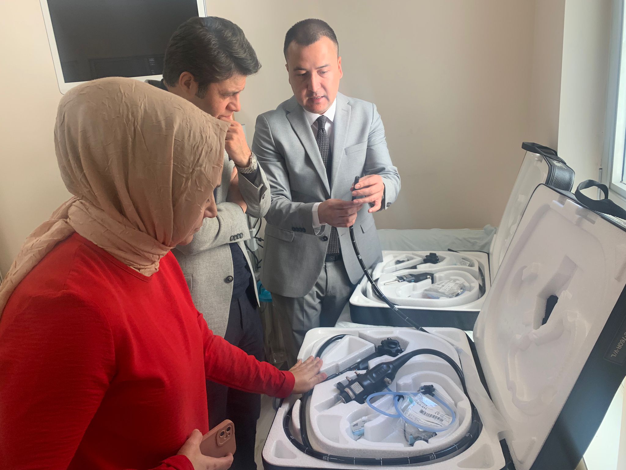 SANDIKLI KAYMAKAMI ÖNDER ÇENGEL, İLÇE DEVLET HASTANESİ'NDE İNCELEMELERDE BULUNDU
