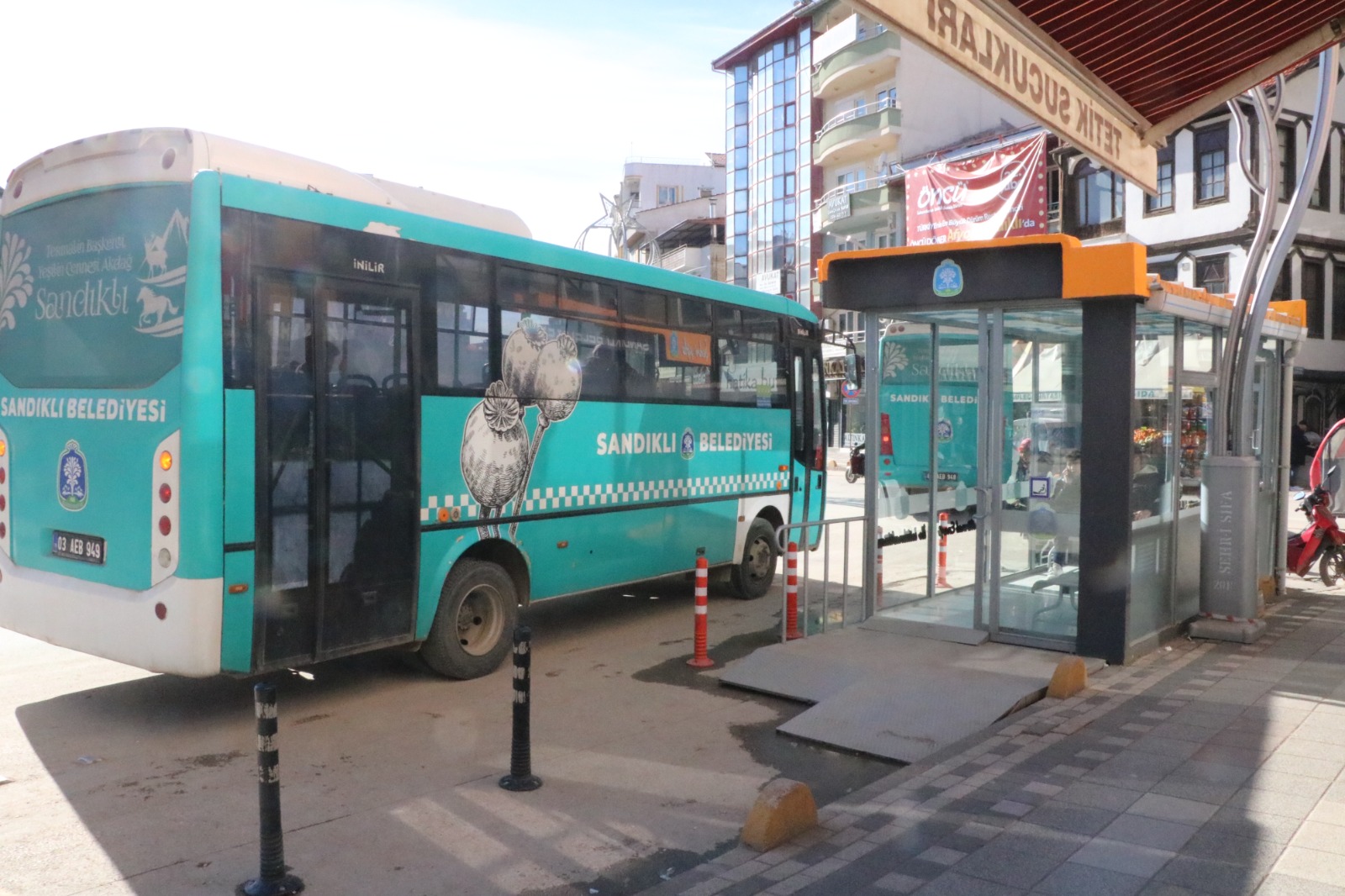 Jeotermal ısıtmalı durak hizmette