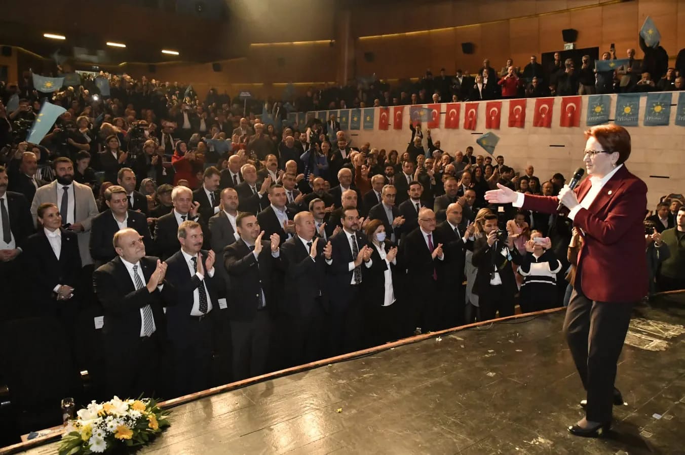 İYİ Partili Olgun Partisinin Bursa Toplantısına Katıldı.