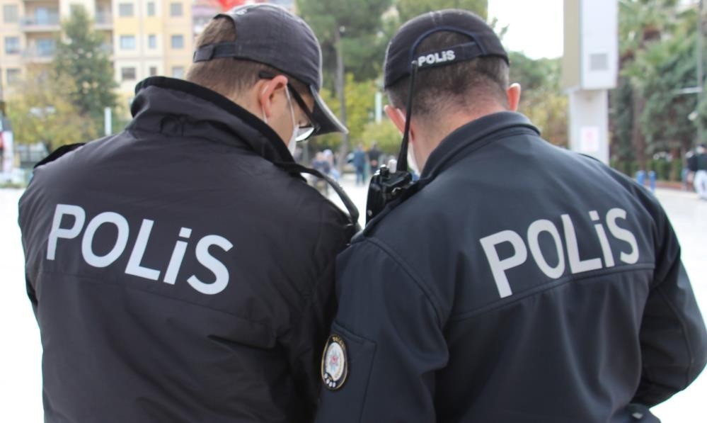 YAKALANMAMAK İÇİN SAĞIR VE DİLSİZ NUMARASI YAPTI