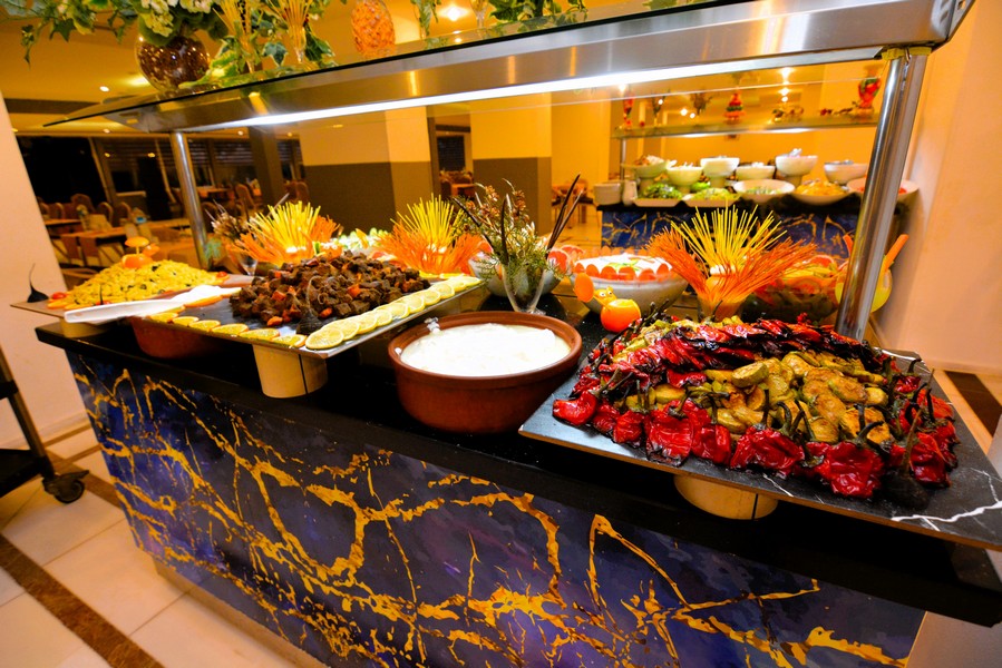 SANDIKLI TERMAL OTEL GÖZ KAMAŞTIRIYOR