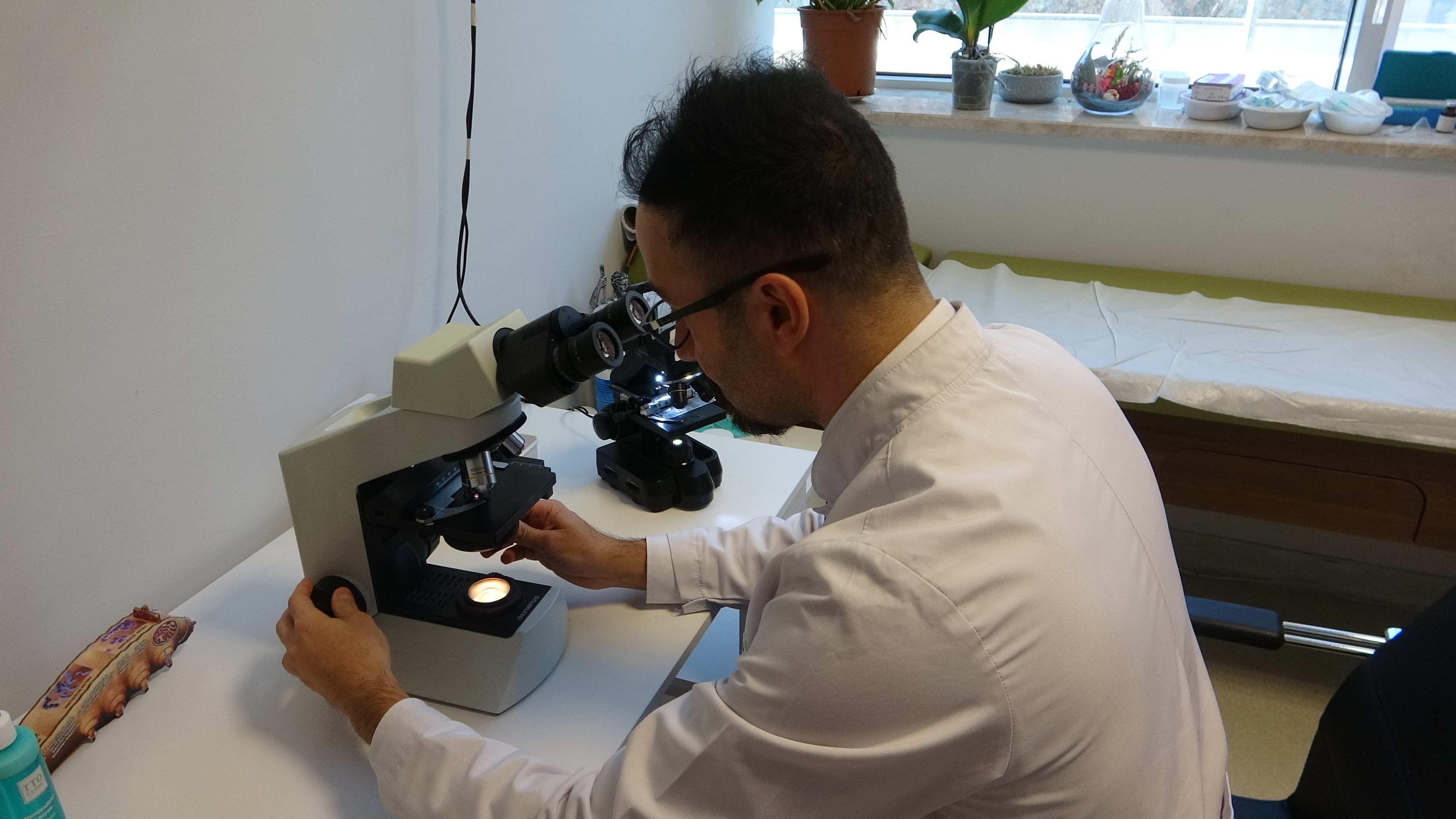DERMATOLOJİ UZMANI DOÇ. DR. ARSLAN YÜREKLİ: