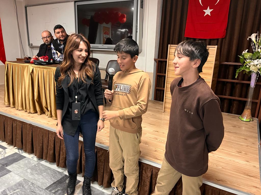 TÜRKELİ GAZETESİ  ÖĞRENCİLERLE BULUŞTU