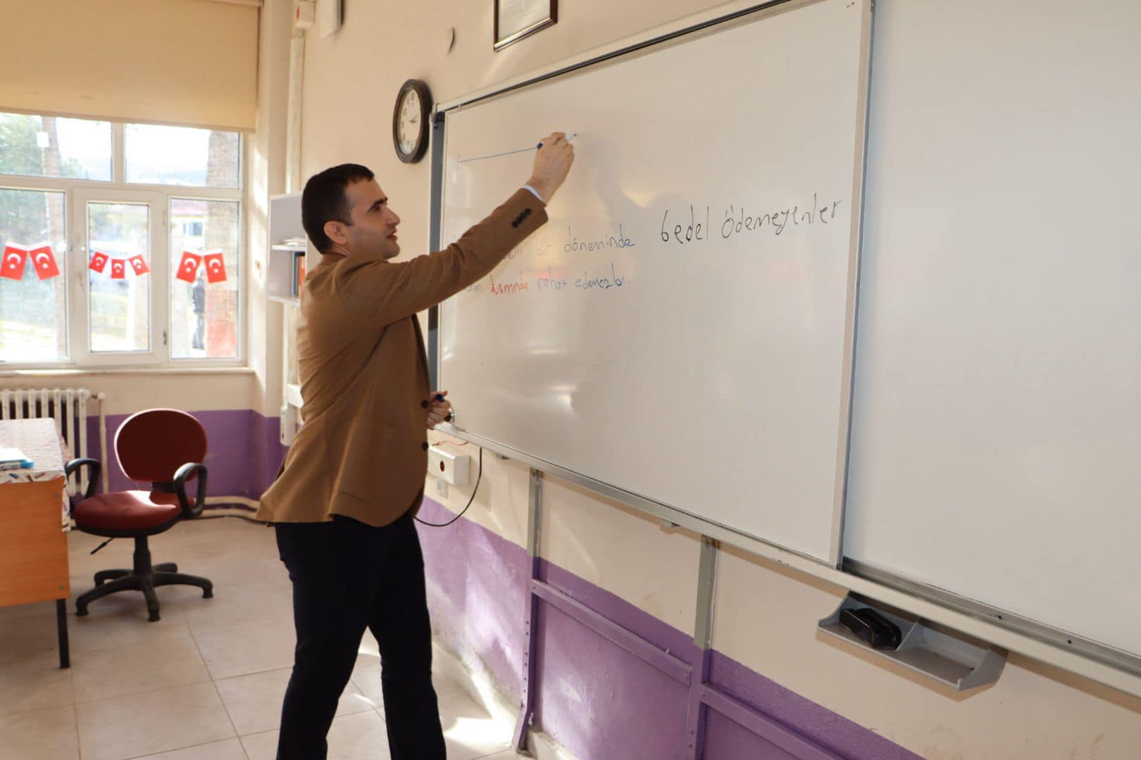 Kaymakam Bilici Güveççi Ortaokulu’nu Ziyaret Etti