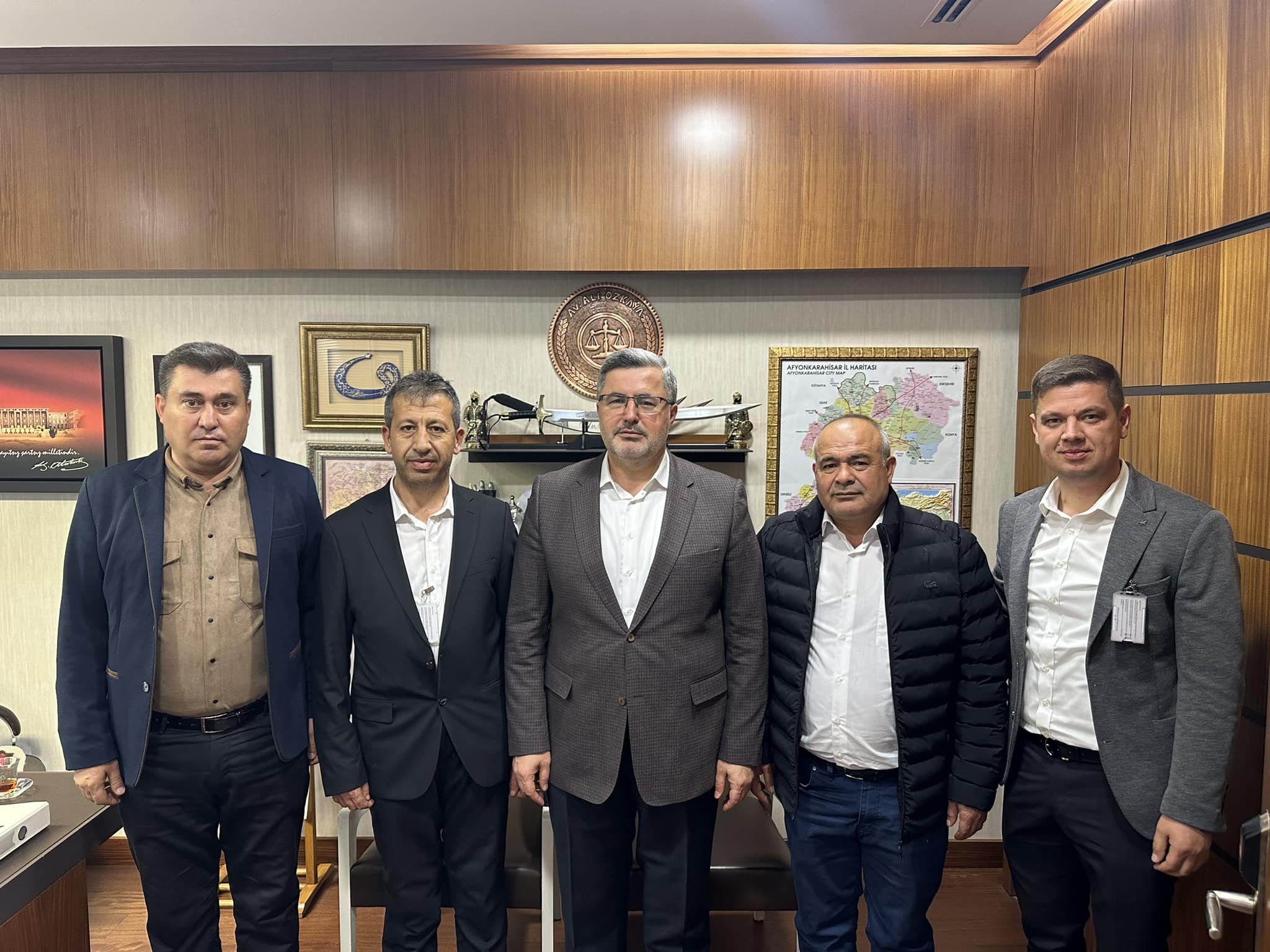MİLLETVEKİLİ ALİ ÖZKAYA, HEMŞERİLERİNİ GAZİ MECLİSTE AĞIRLADI