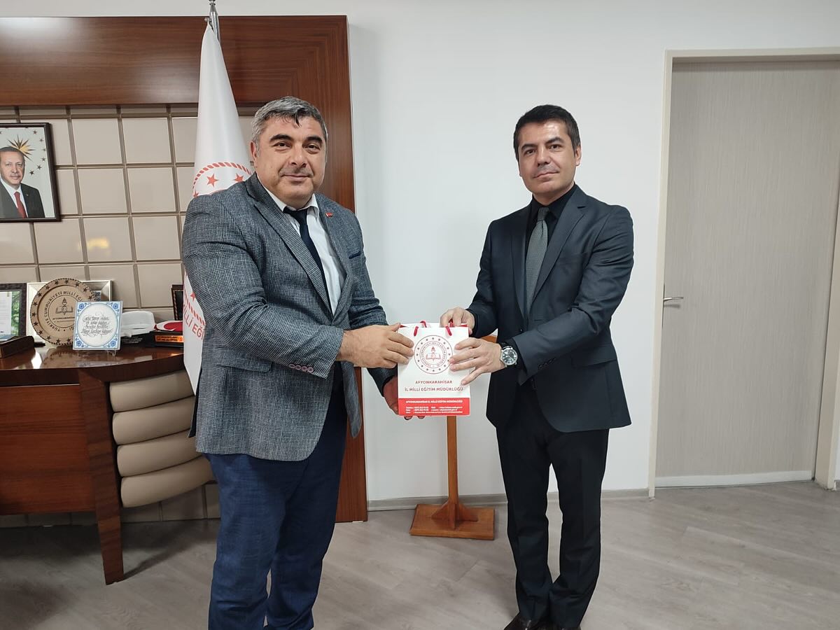 Dumlupınar Bilim ve Sanat Merkezi Şampiyonlarımız İl Müdürümüz Miraç Sünnetci’yi Ziyaret Ettiler…