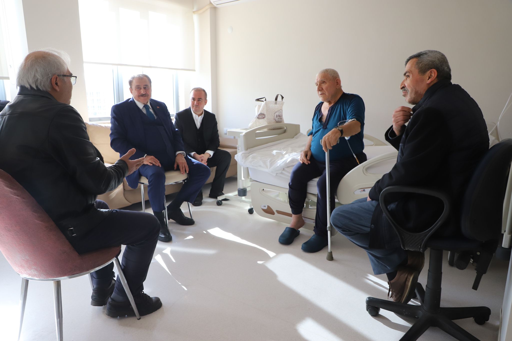 Eski Bakan Eroğlu Taziye Ziyaretinde Bulundu
