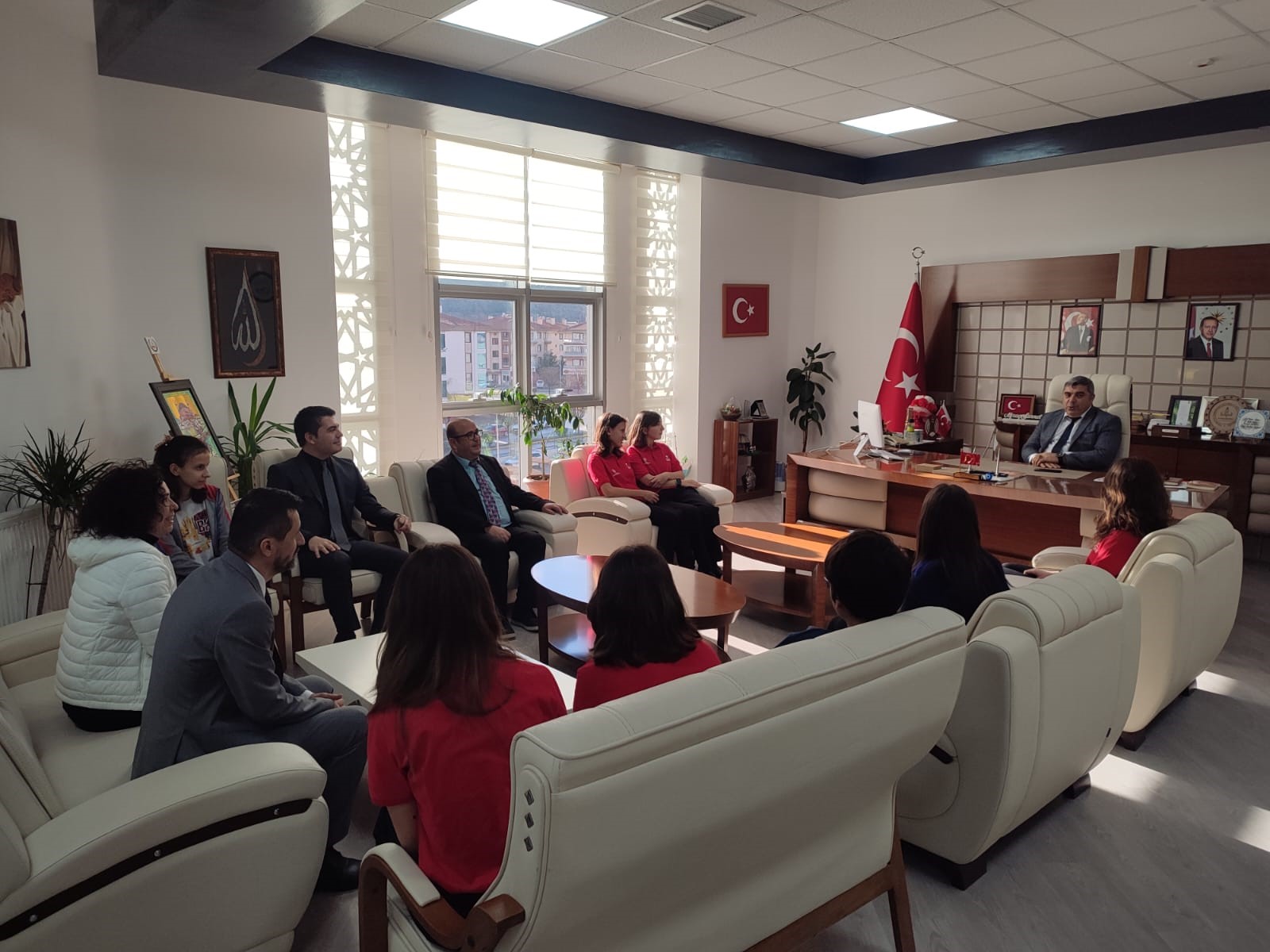 MÜDÜR SÜNNETCİ AFYON'A DEĞER KATIYOR