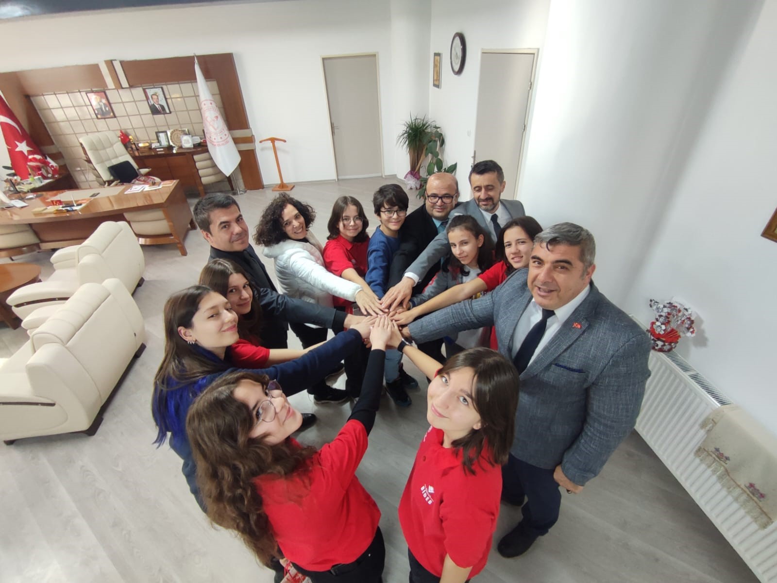 MÜDÜR SÜNNETCİ AFYON'A DEĞER KATIYOR