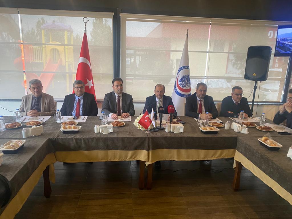 Rektör Okumuş 10 Ocak Çalışan Gazeteciler Gününde Basın Mensupları ile bir araya geldi