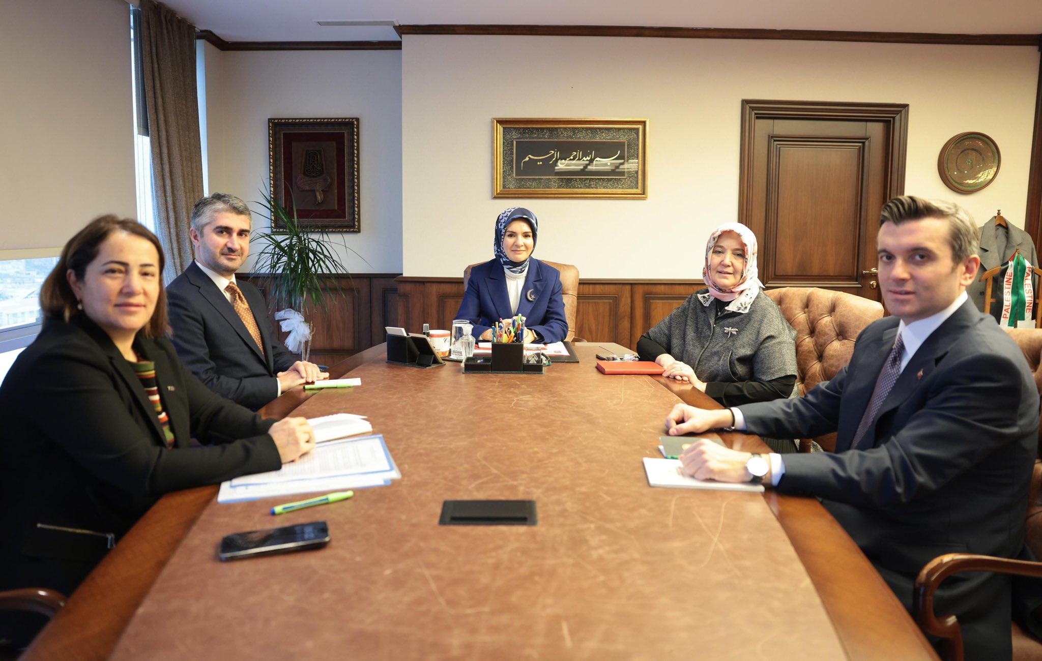 Afyonlu Bakan Göktaş Kabinesini Topladı
