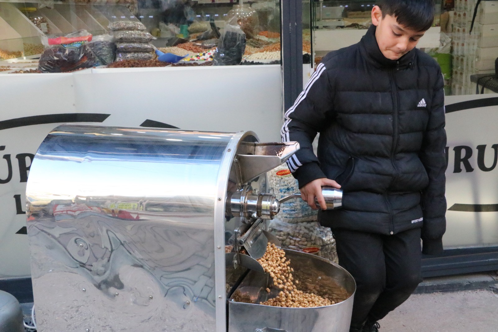 Sandıklı'da leblebicilik mesleği son demlerini yaşıyor