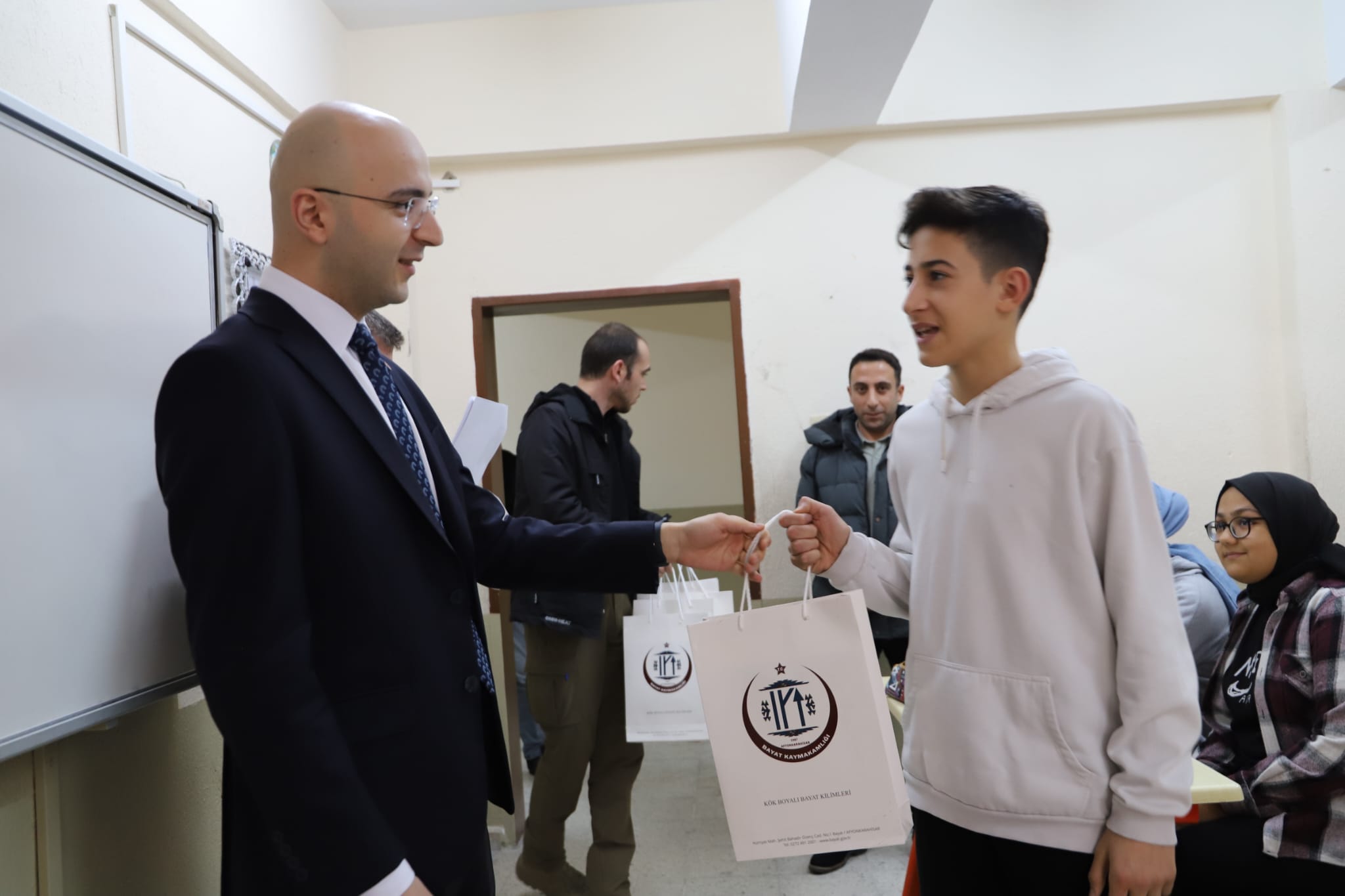 BAYAT İLÇE MİLLİ EĞİTİM MÜDÜRLÜĞÜ'NDEN ÖĞRENCİLERE LGS HAZIRLIK SINAVLARINA DESTEK