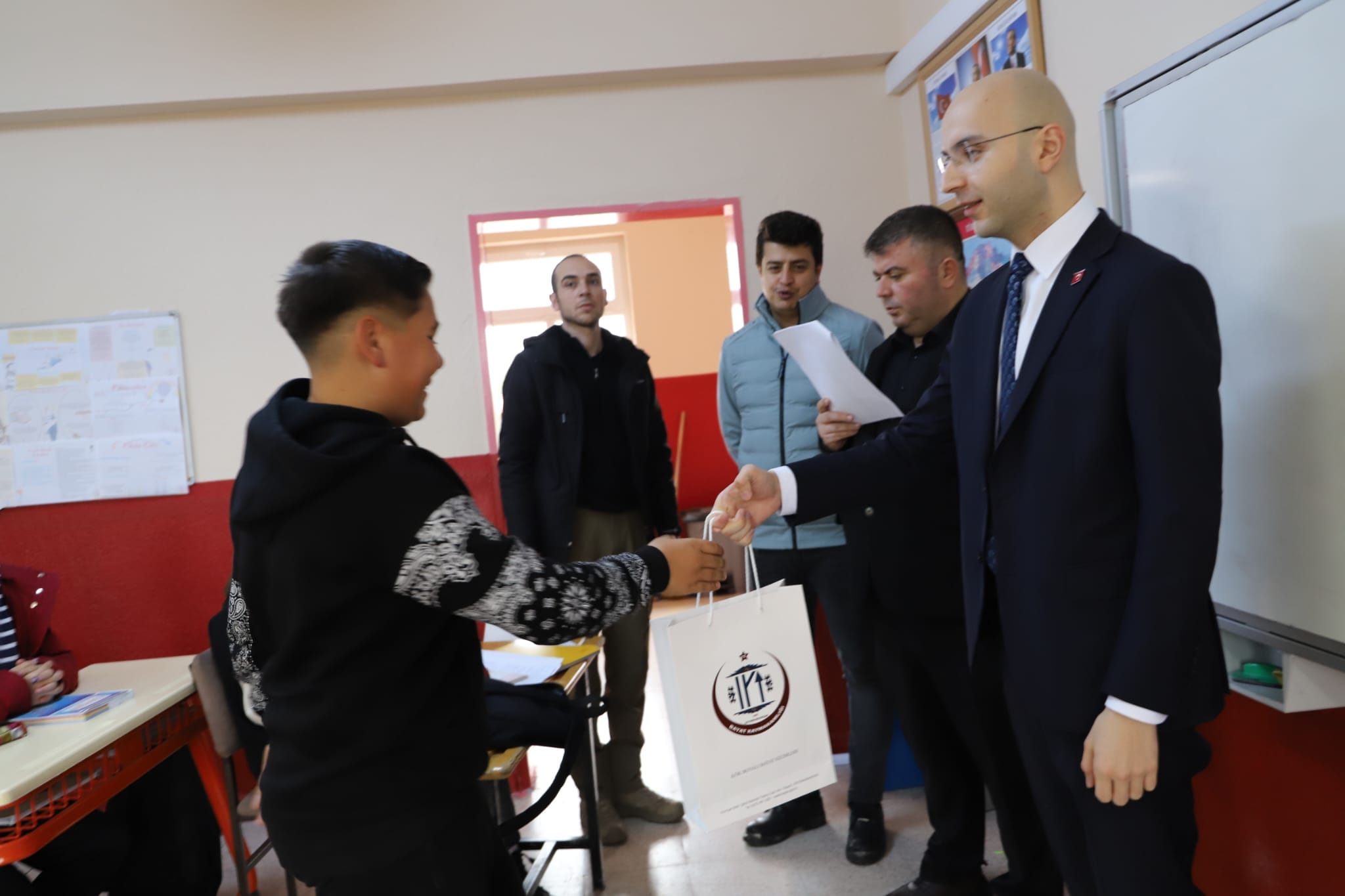 BAYAT İLÇE MİLLİ EĞİTİM MÜDÜRLÜĞÜ'NDEN ÖĞRENCİLERE LGS HAZIRLIK SINAVLARINA DESTEK