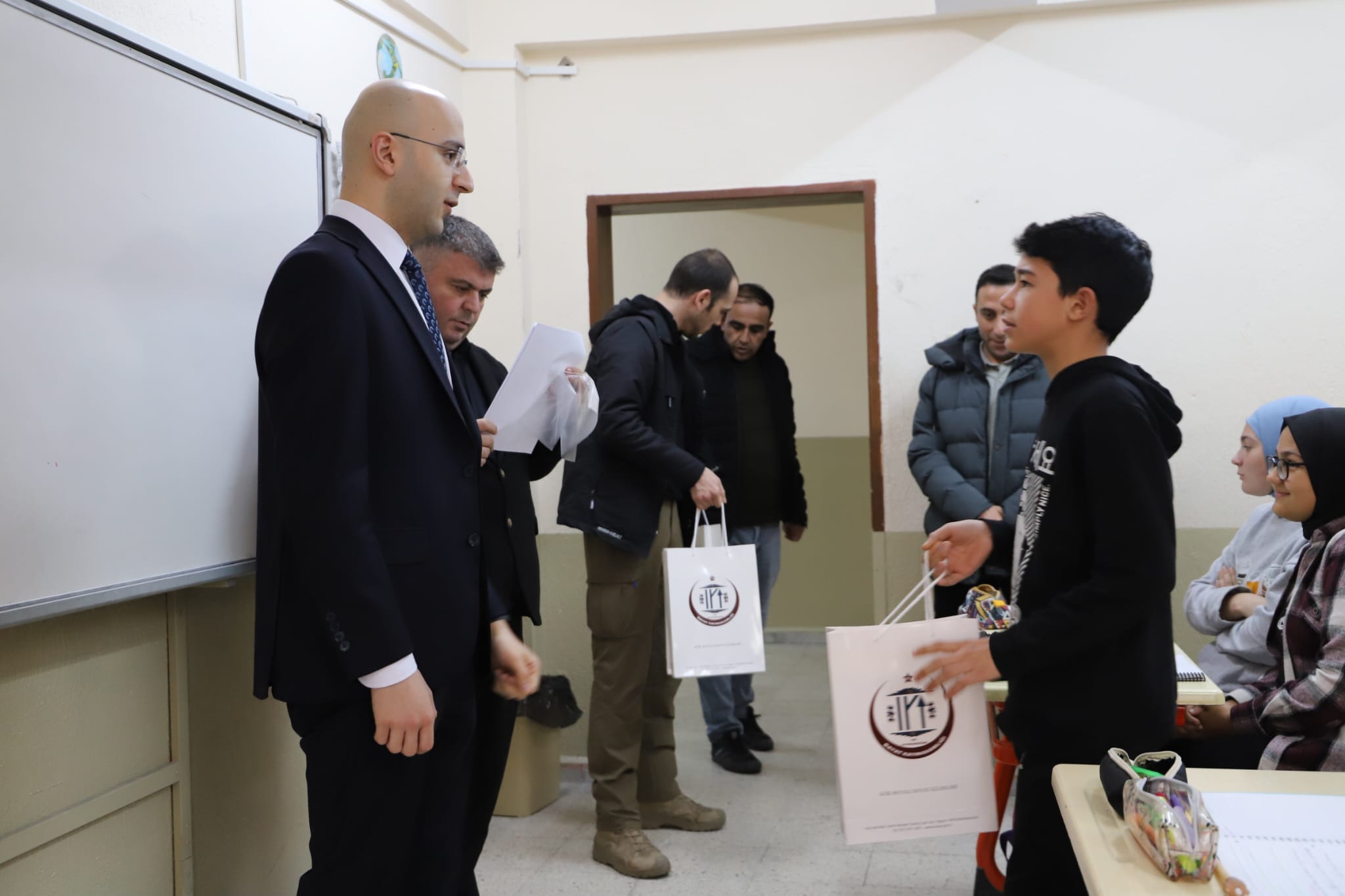BAYAT İLÇE MİLLİ EĞİTİM MÜDÜRLÜĞÜ'NDEN ÖĞRENCİLERE LGS HAZIRLIK SINAVLARINA DESTEK