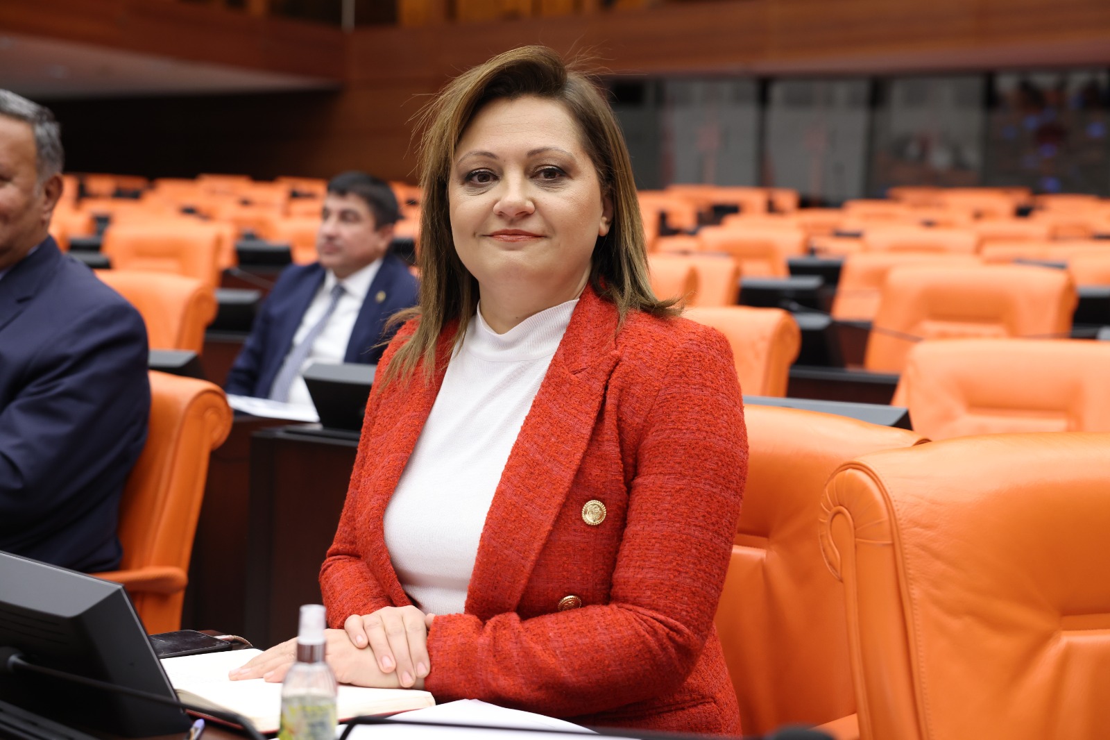 KÖKSAL, "GAZETECİLER DEMOKRASİNİN OLMAZSA OLMAZI"
