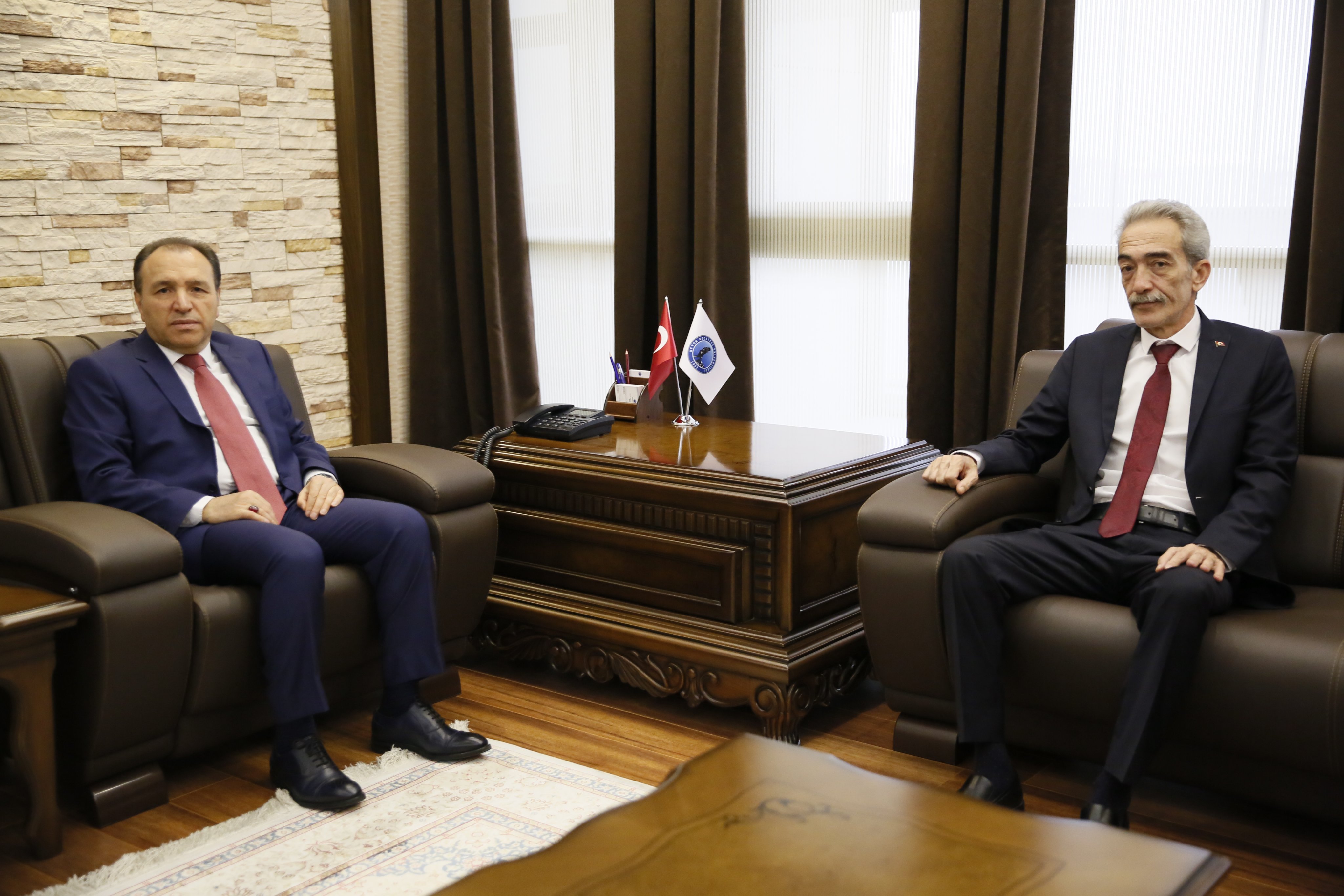 Rektör Karakaş ESOB Başkanı Üstün'ü ağırladı