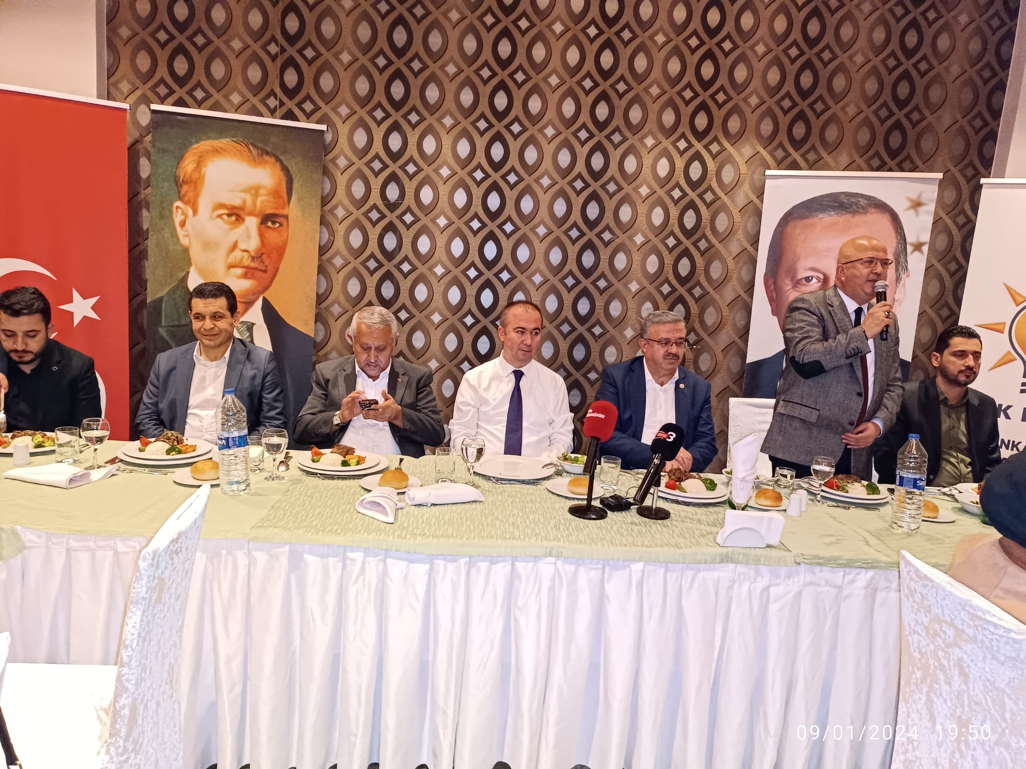 "AK Parti Afyonkarahisar İl Başkanı Uluçay, Belediye Başkanlığı Adaylığı Konusunda Sessizliğini Korudu"