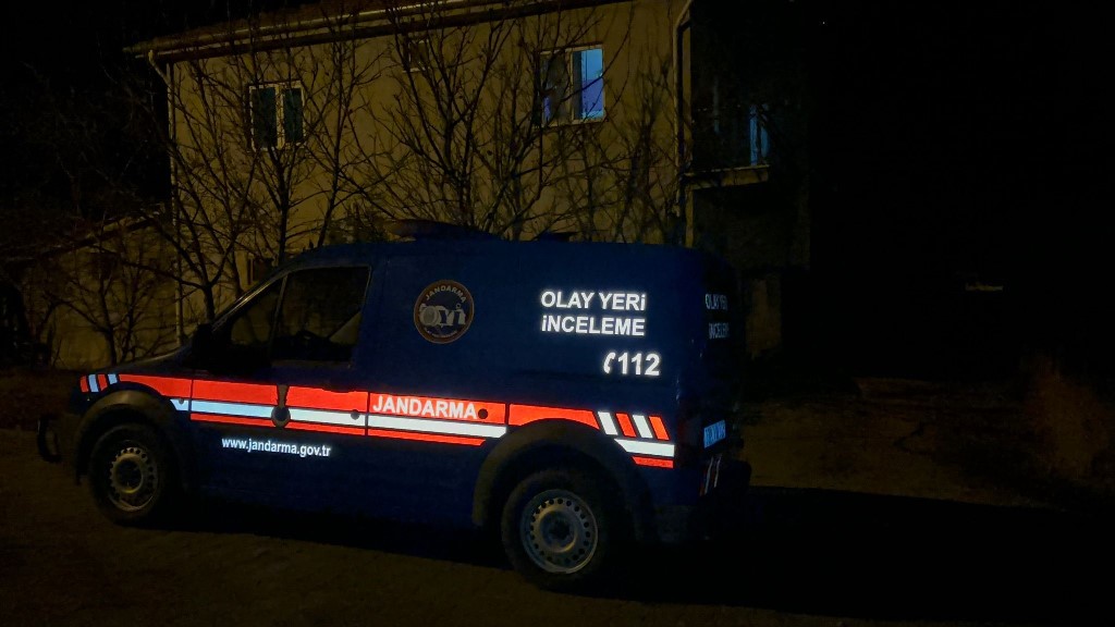 AFYON BOLVADİN'DE AKIL ALMAZ İNTİHAR!