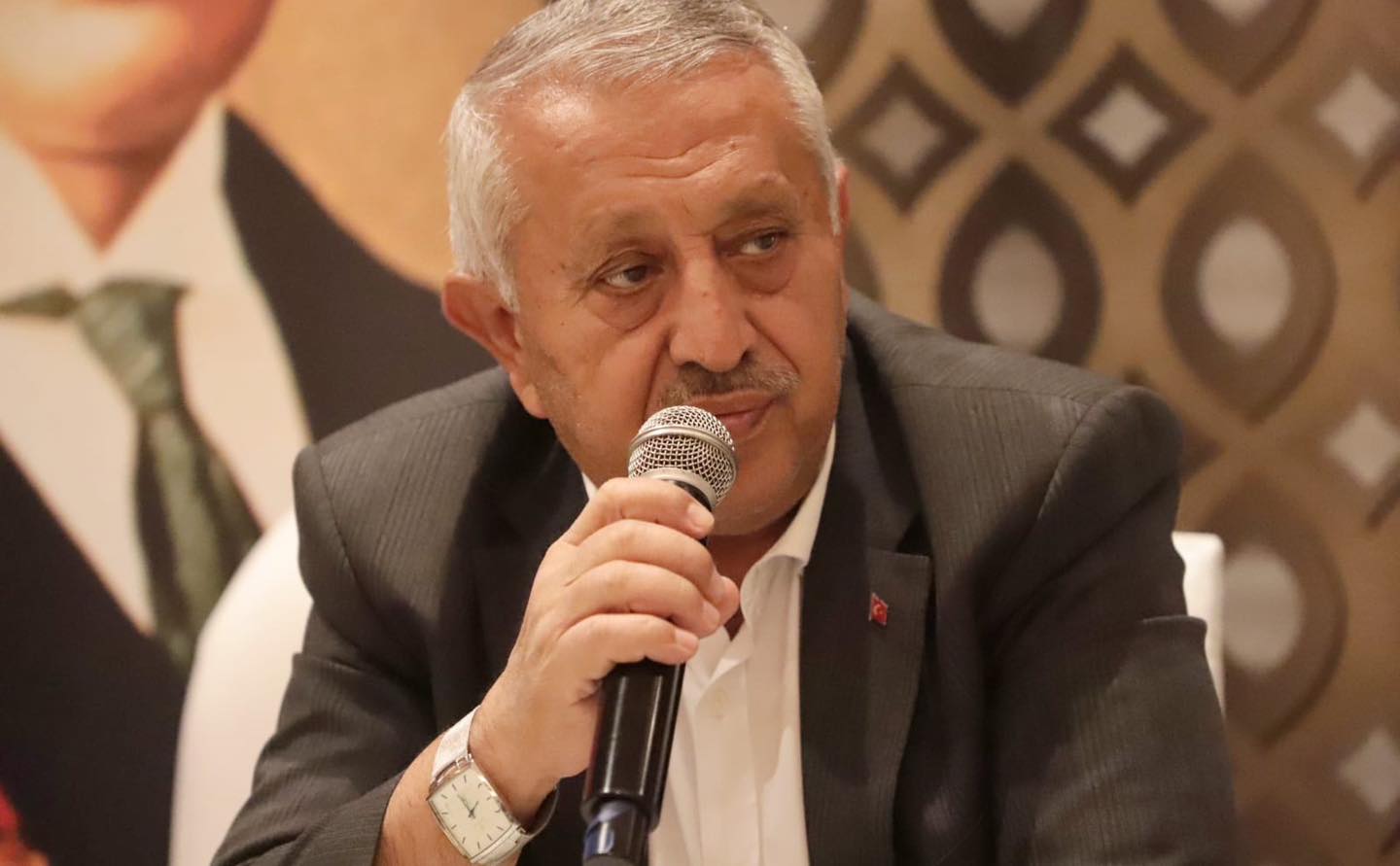 Başkan Zeybek Gazetecilerle Bir Araya Geldi