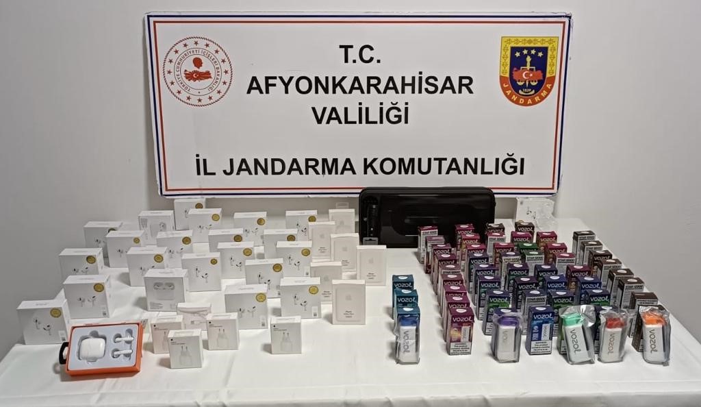 Afyon'da kaçak ürün satan şahıslar yakalandı