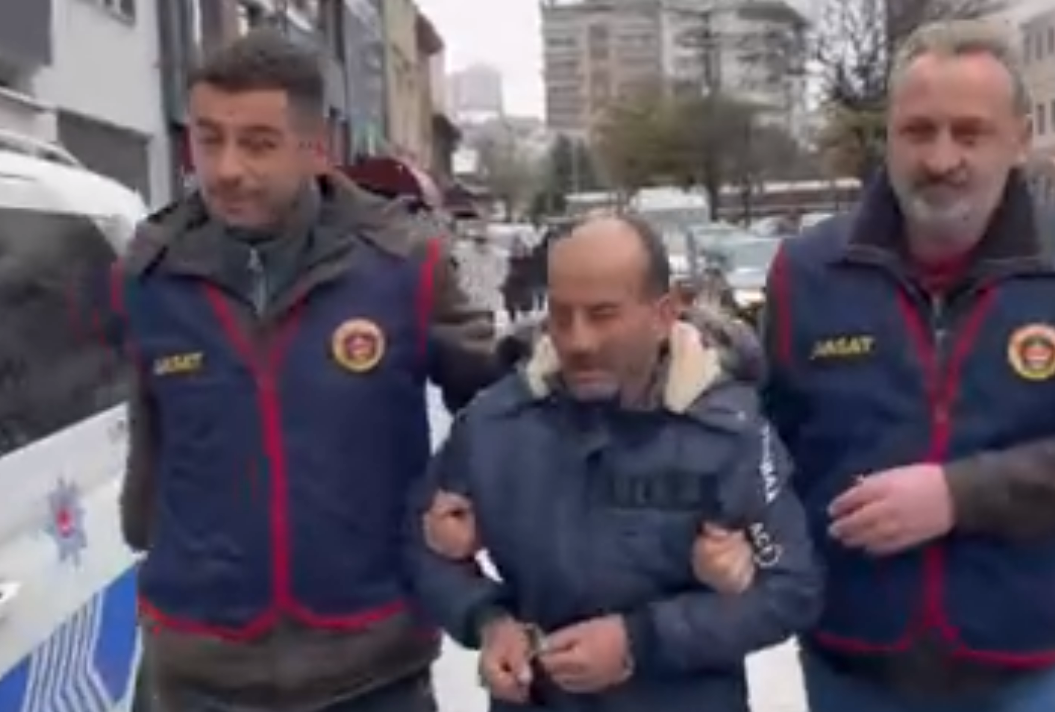 'SİGARA İÇME' MEVZUSUNDAN TARTIŞMA ÇIKTI