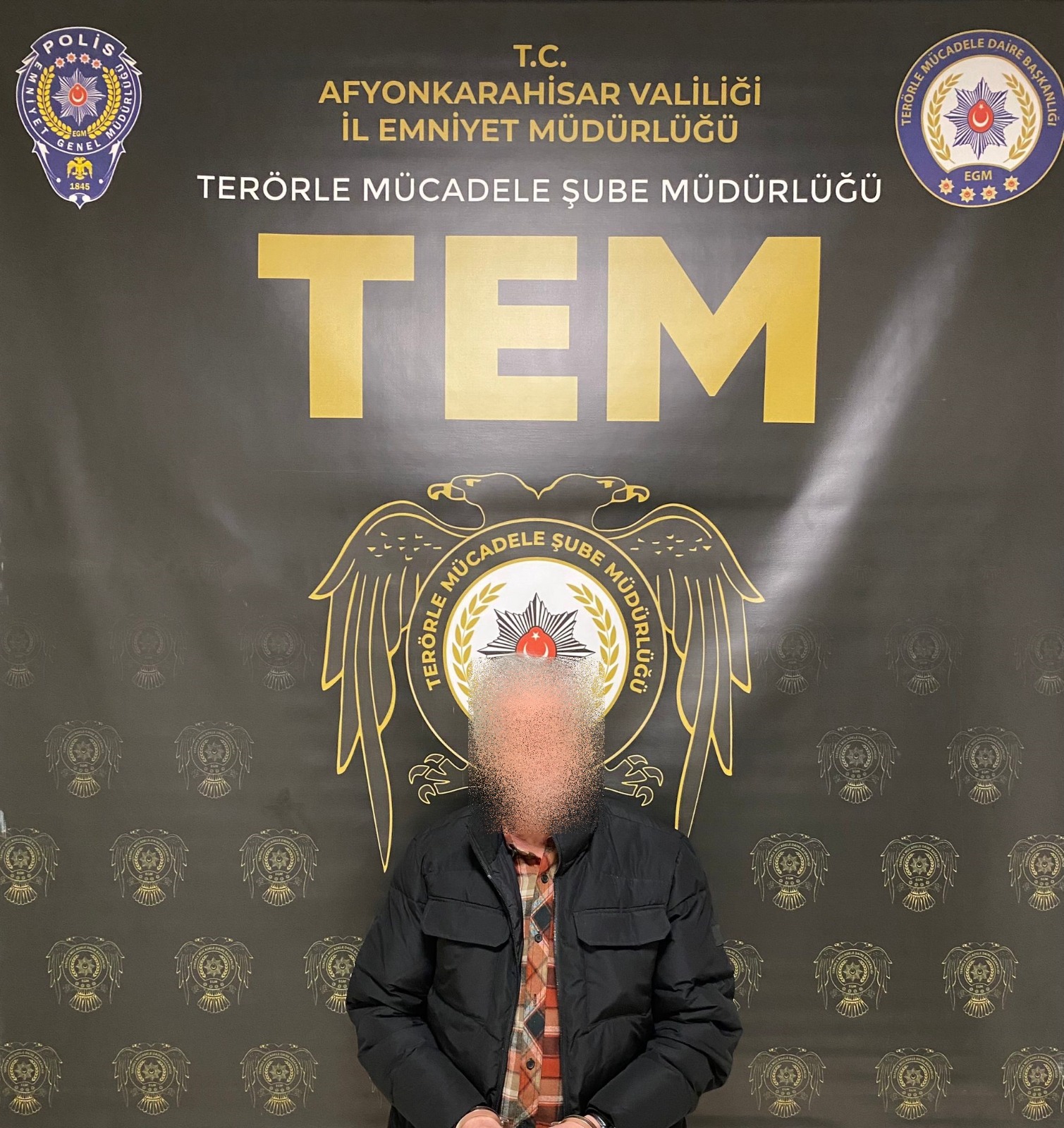 Polis Sandıklı'da Kıskıvrak Yakaladı