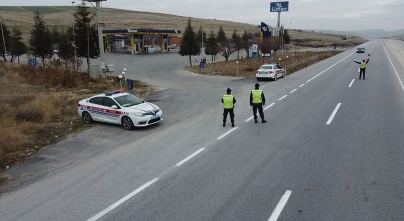 Afyonkarahisar'da Kurallara uymayan 17 araç sürücüsüne 11 bin 730 TL para cezası kesildi