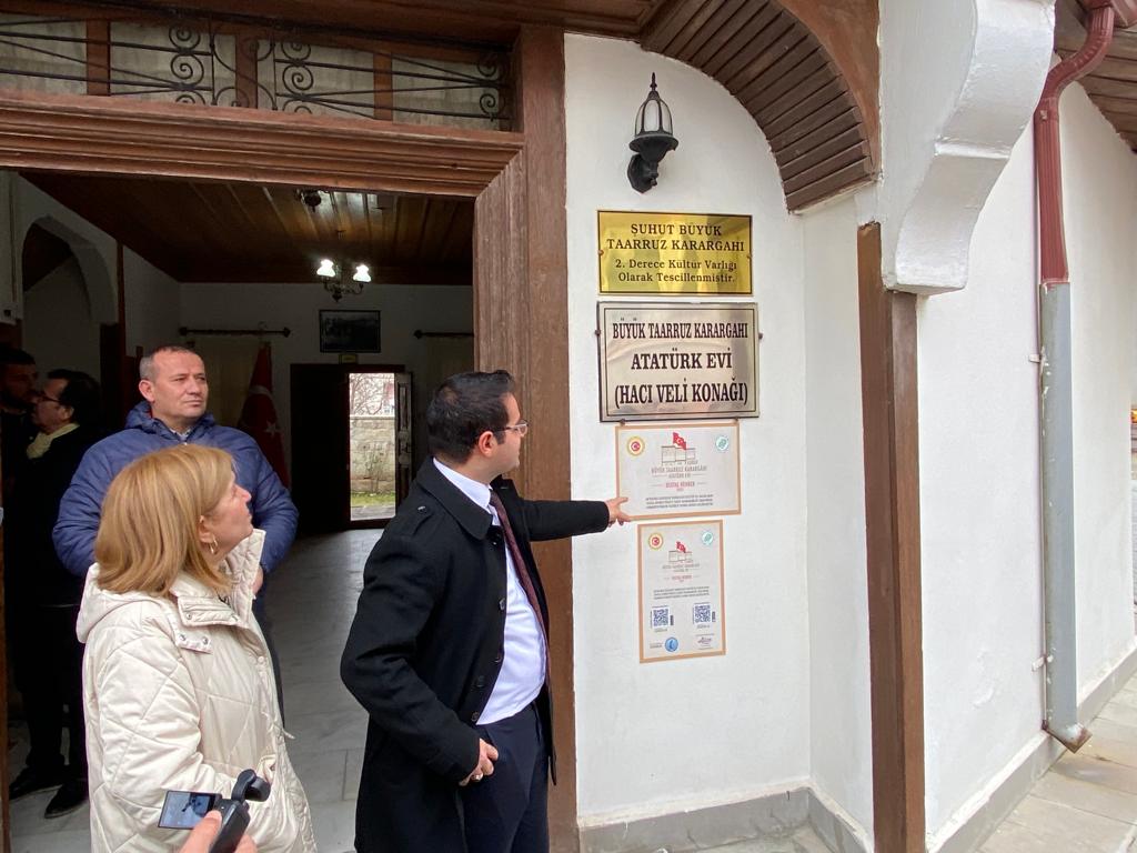 KAYMAKAM REŞİT HAN BASIN MENSUPLARIYLA BULUŞTU