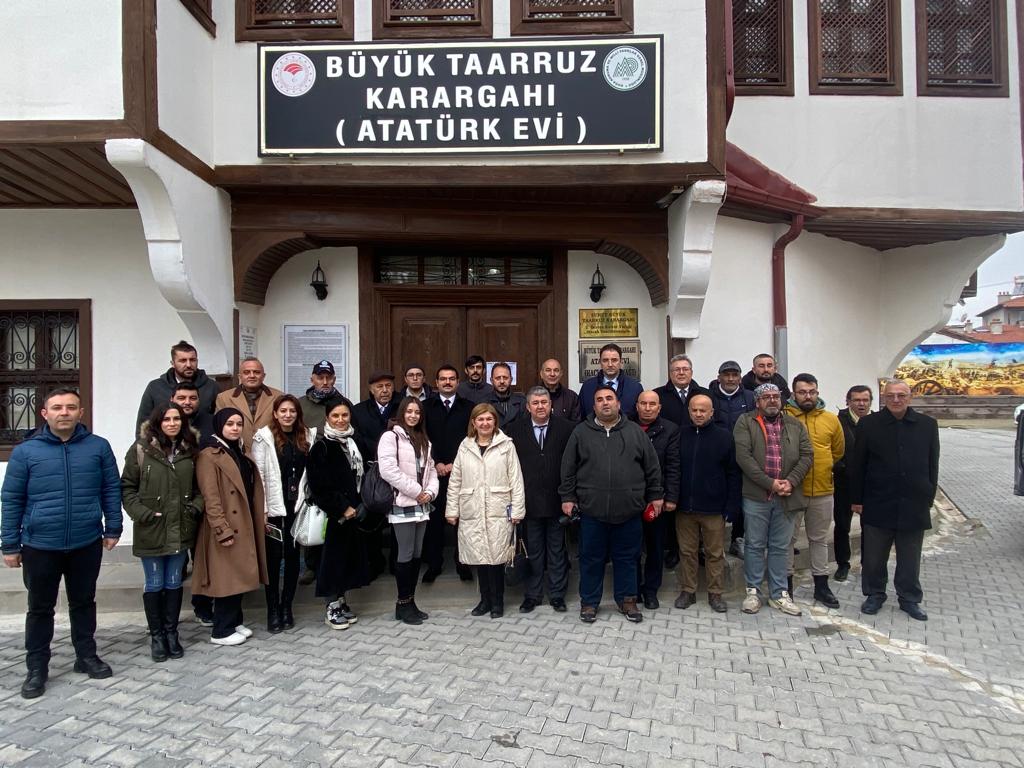 KAYMAKAM REŞİT HAN BASIN MENSUPLARIYLA BULUŞTU