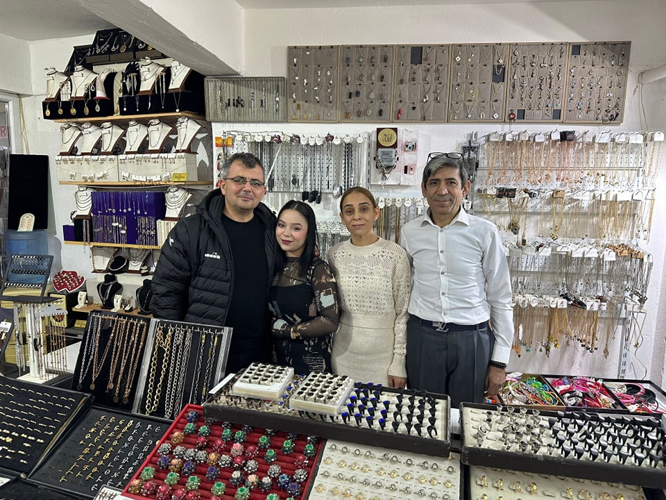 Emidağ'a Yeni İşletme Kazandırıldı Kurdelesini Başkan Koyuncu  Kesti