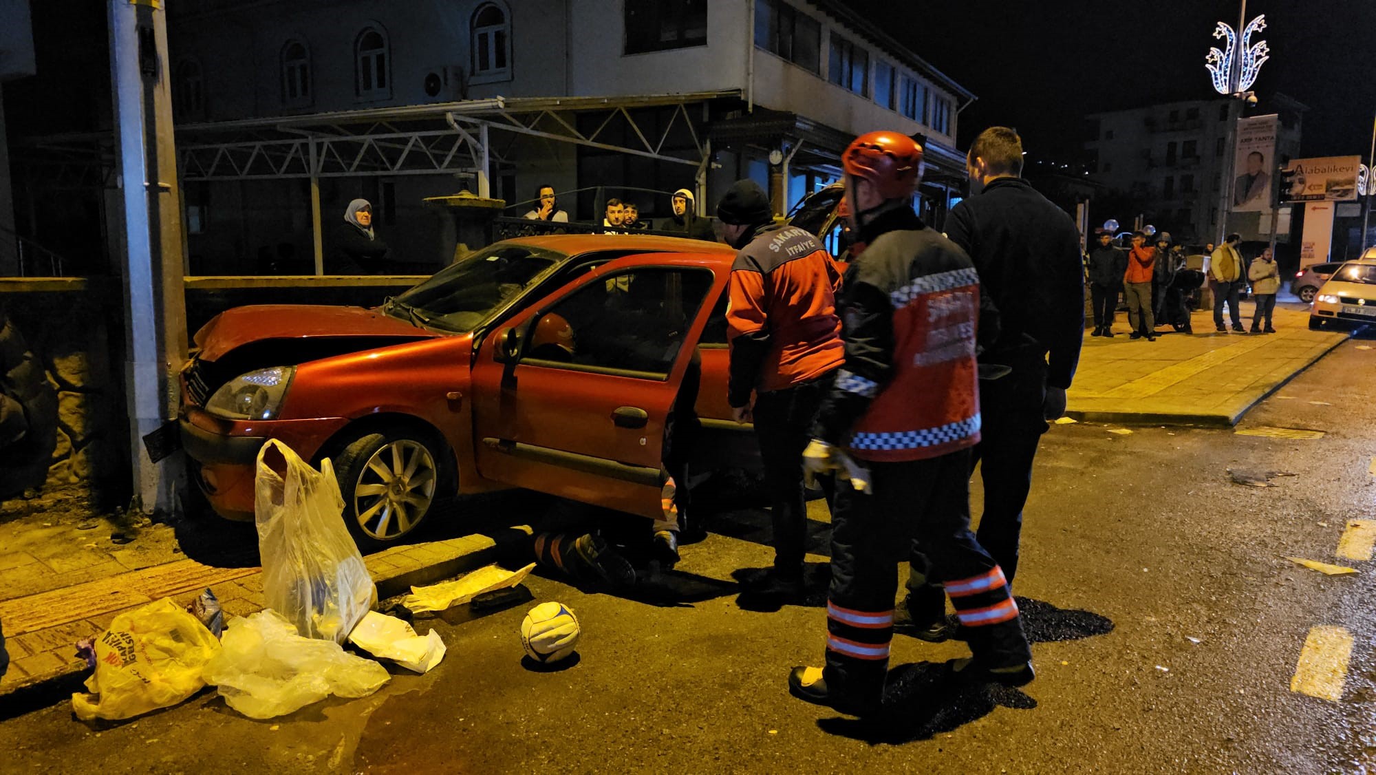 İki Otomobil Çarpıştı: 1 Yaralı