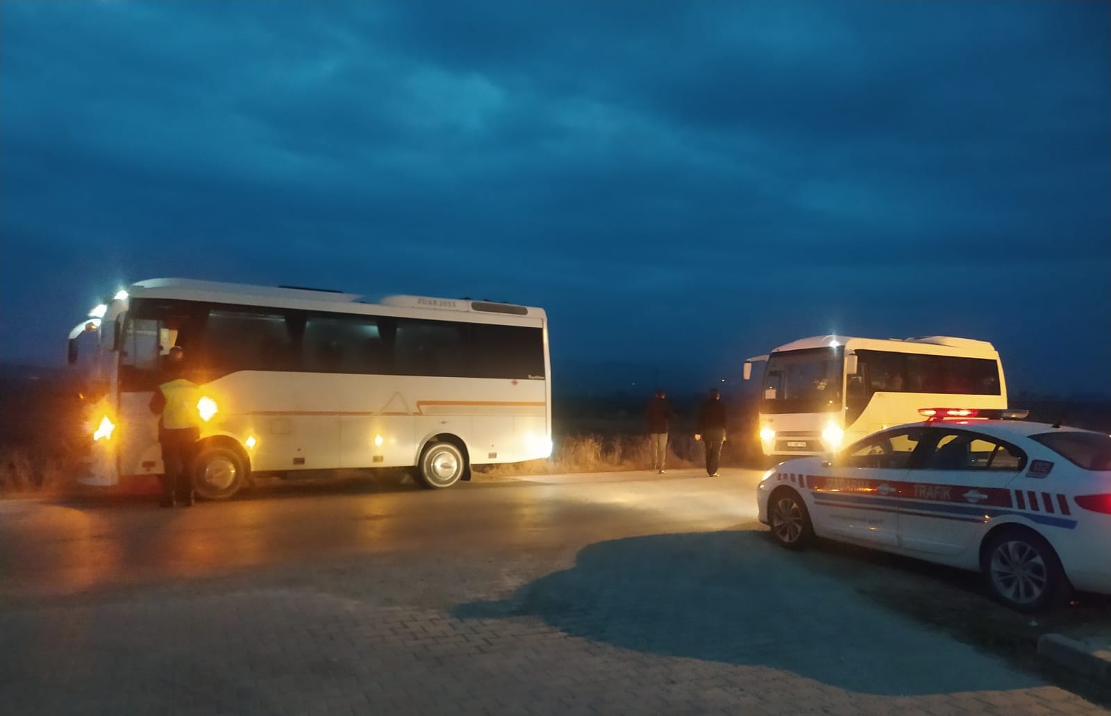 Bolvadin'de Jandarmadan Öğrenci Servislerine Şafak Denetimi