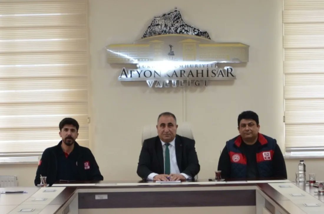 Afyon'da Acil Çağrılara İlk Onlar Bakıyor Müdür Eroğul Toplantıda Bir Araya Geldi