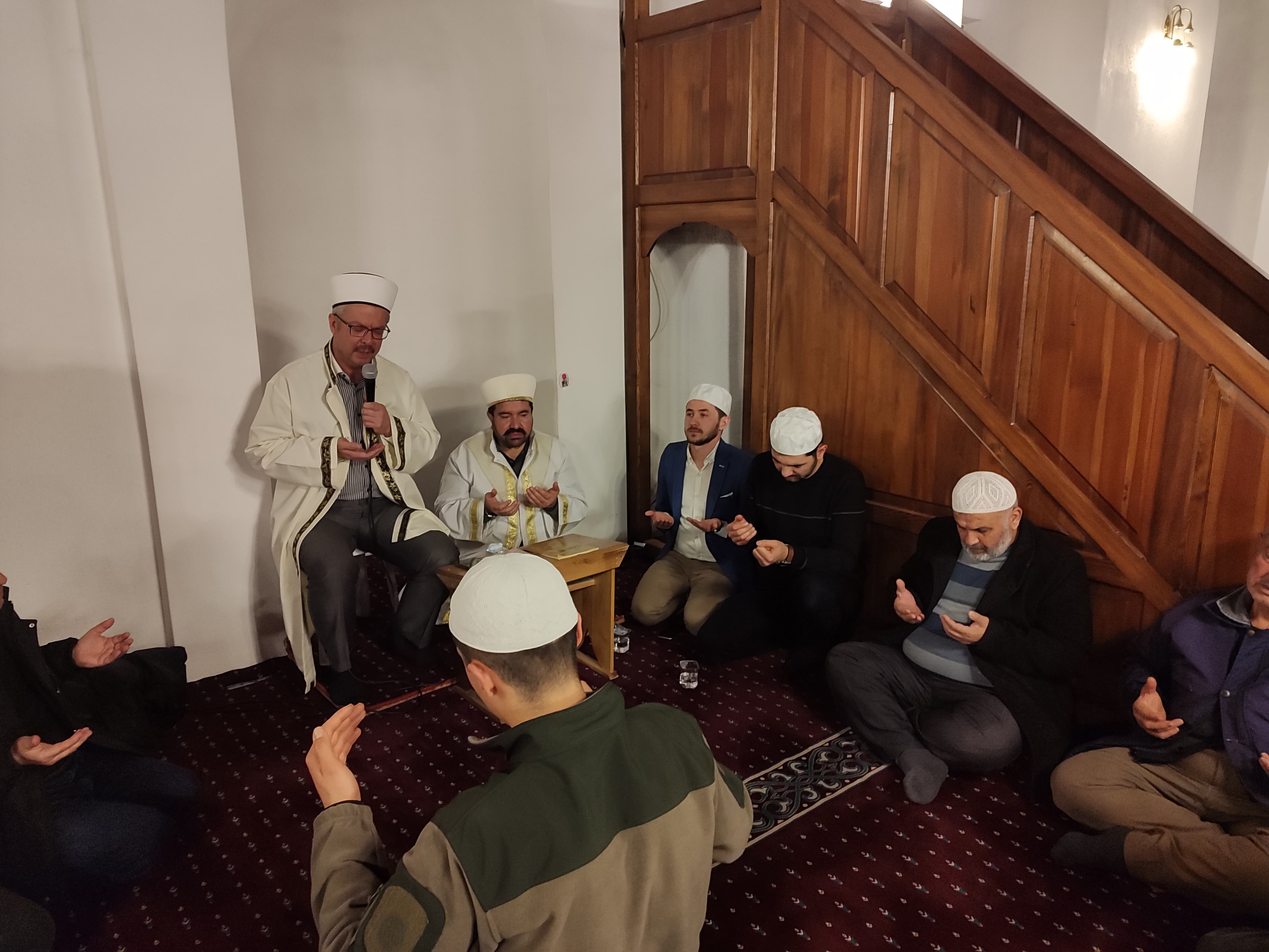 Regaip Kandili Huşu İçerisinde İdrak Edildi