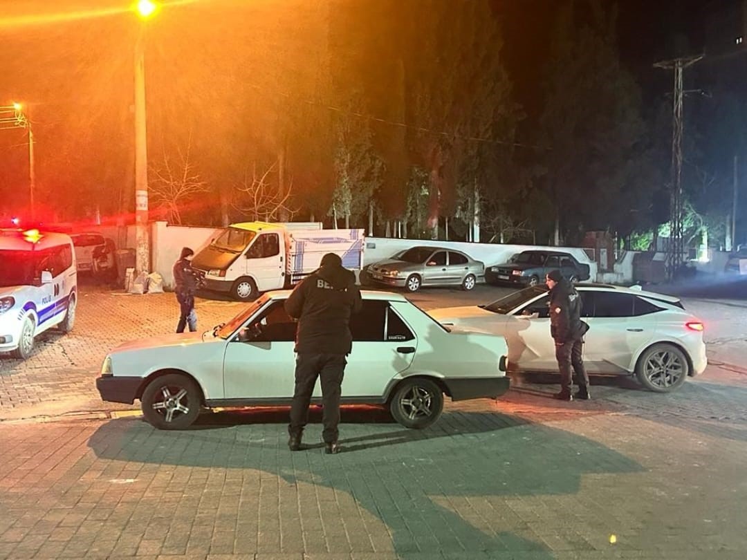 KURALLARA UYMAYAN SÜRÜCÜLERE CEZA