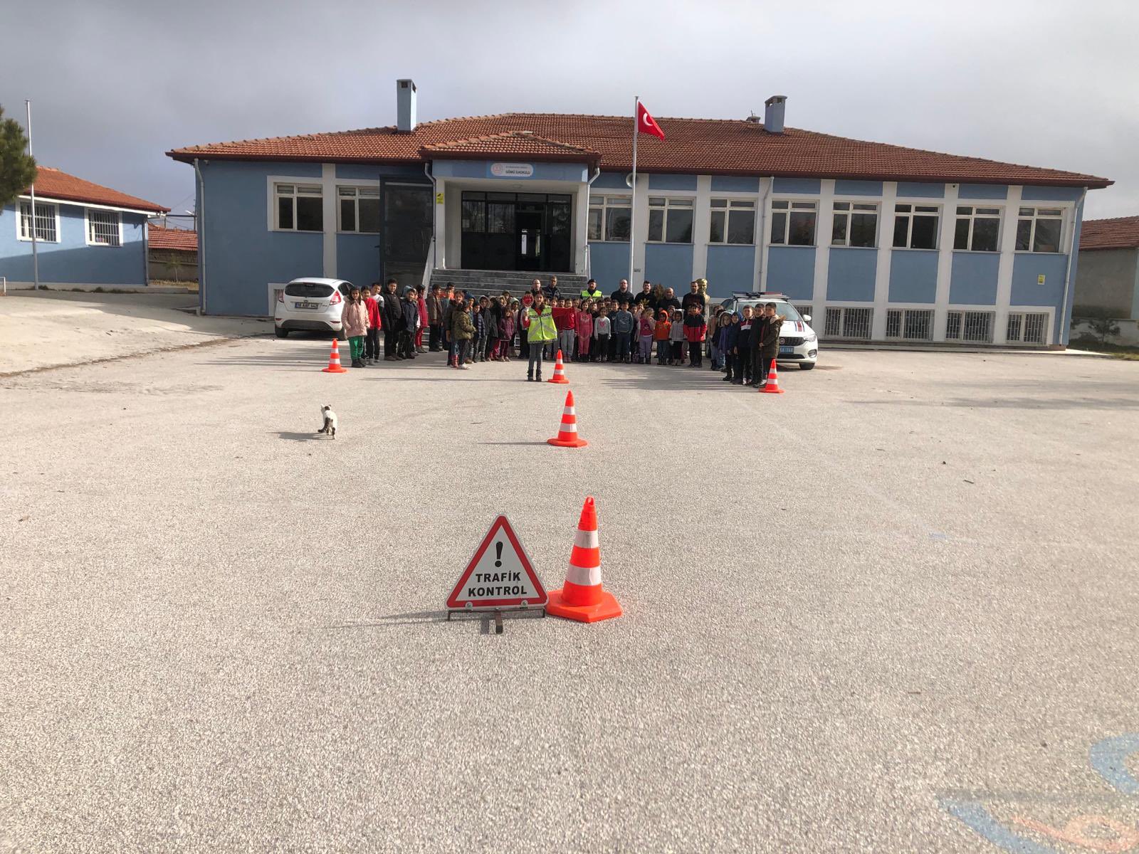 Emirdağ'da Miniklere Trafik Eğitimi Verildi