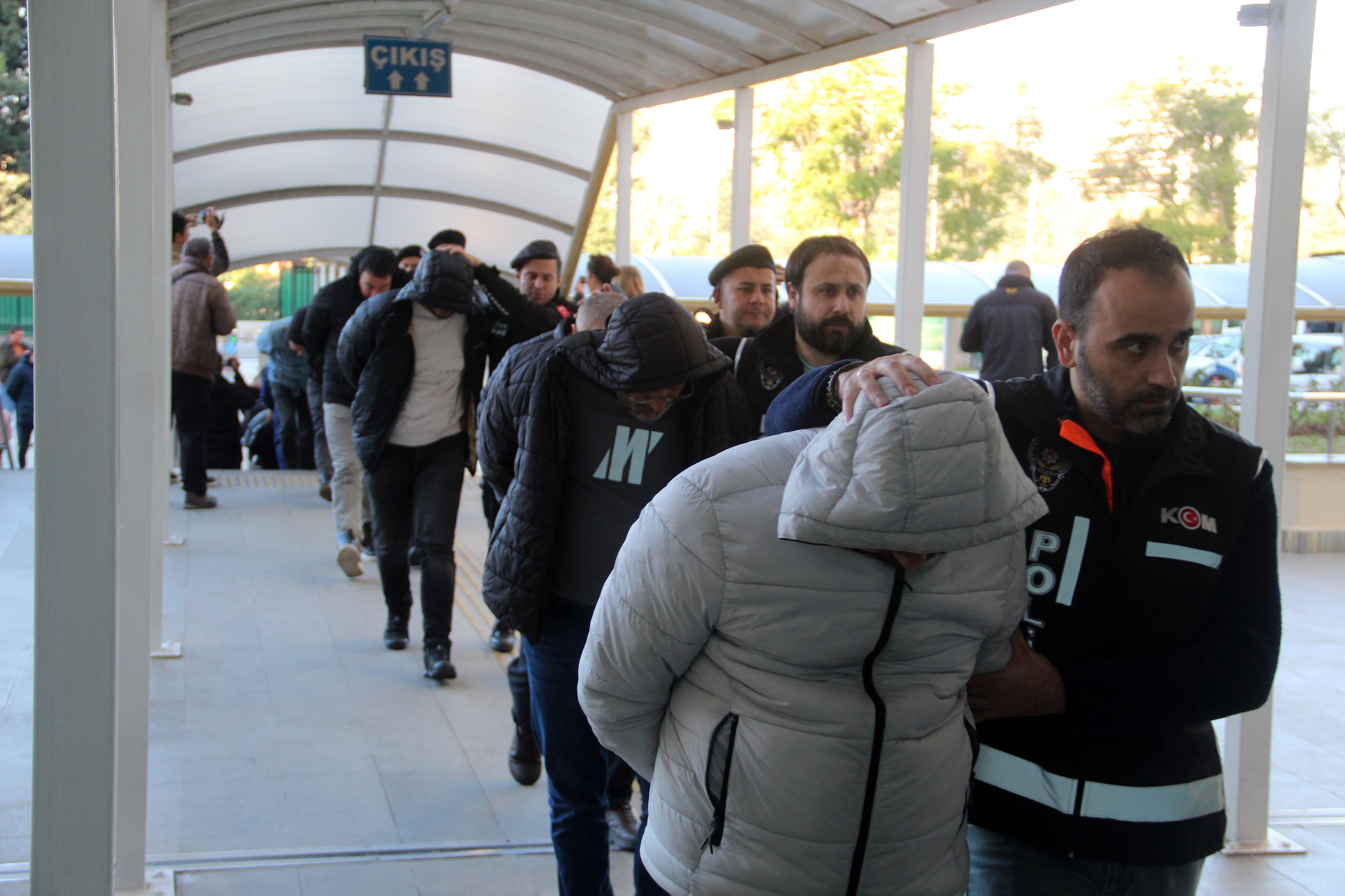50 Milyonluk "Vurgun" Yapan Suç Örgütüne Operasyon:  29 Şüpheli Adliyeye Sevk Edildi