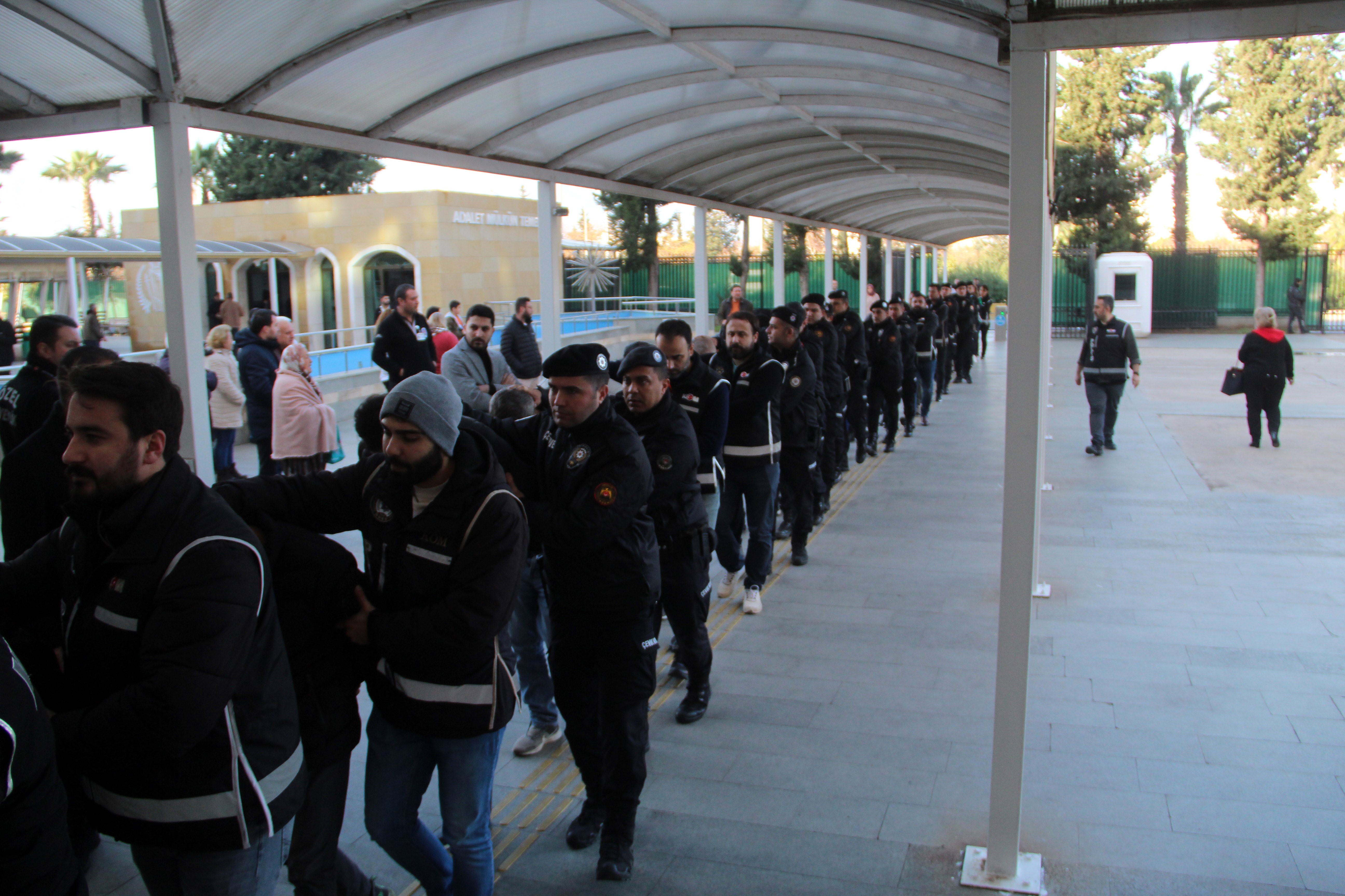 50 Milyonluk "Vurgun" Yapan Suç Örgütüne Operasyon:  29 Şüpheli Adliyeye Sevk Edildi