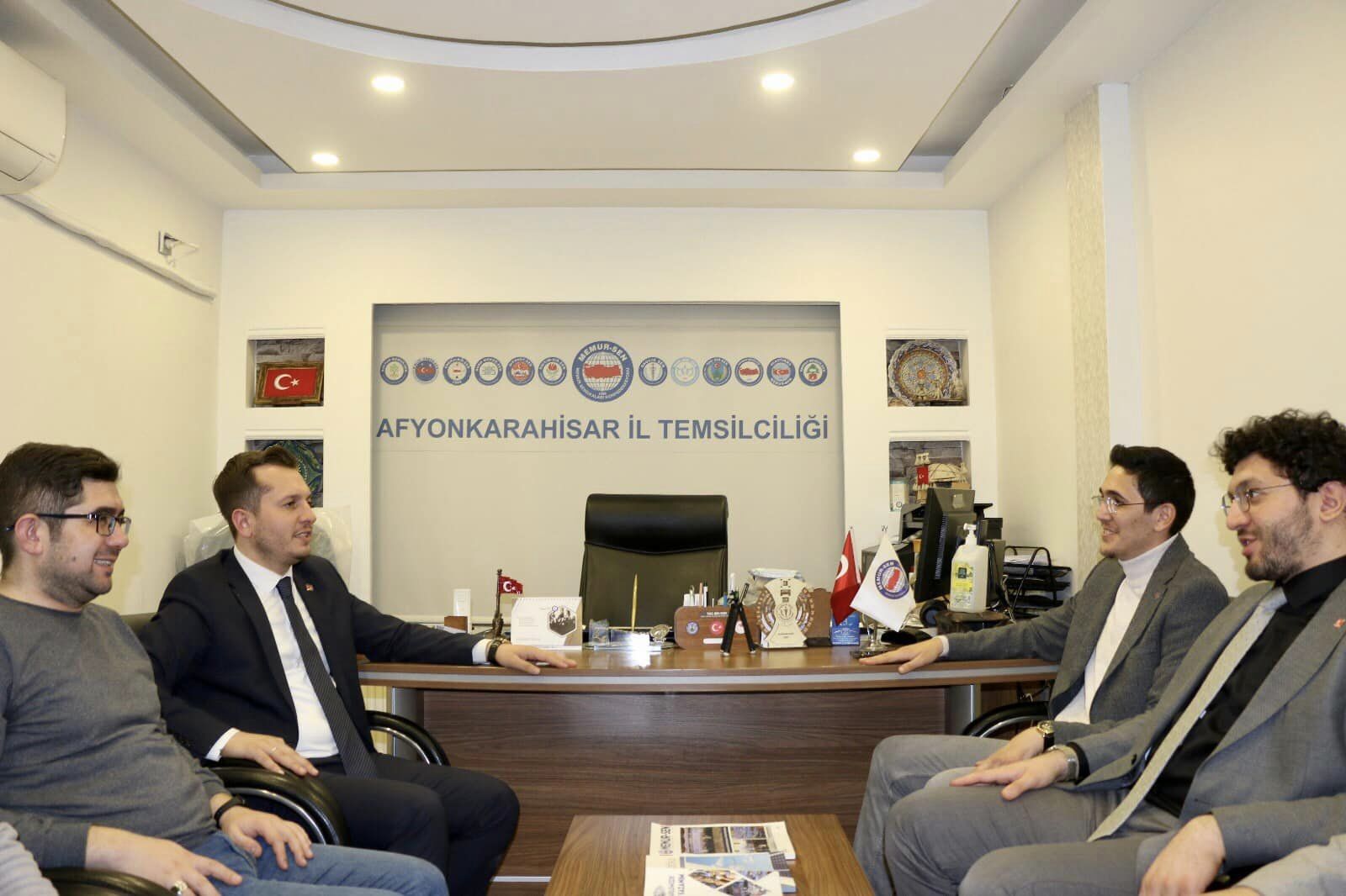 Başkan Karataş Gençlere Önem Veriyor